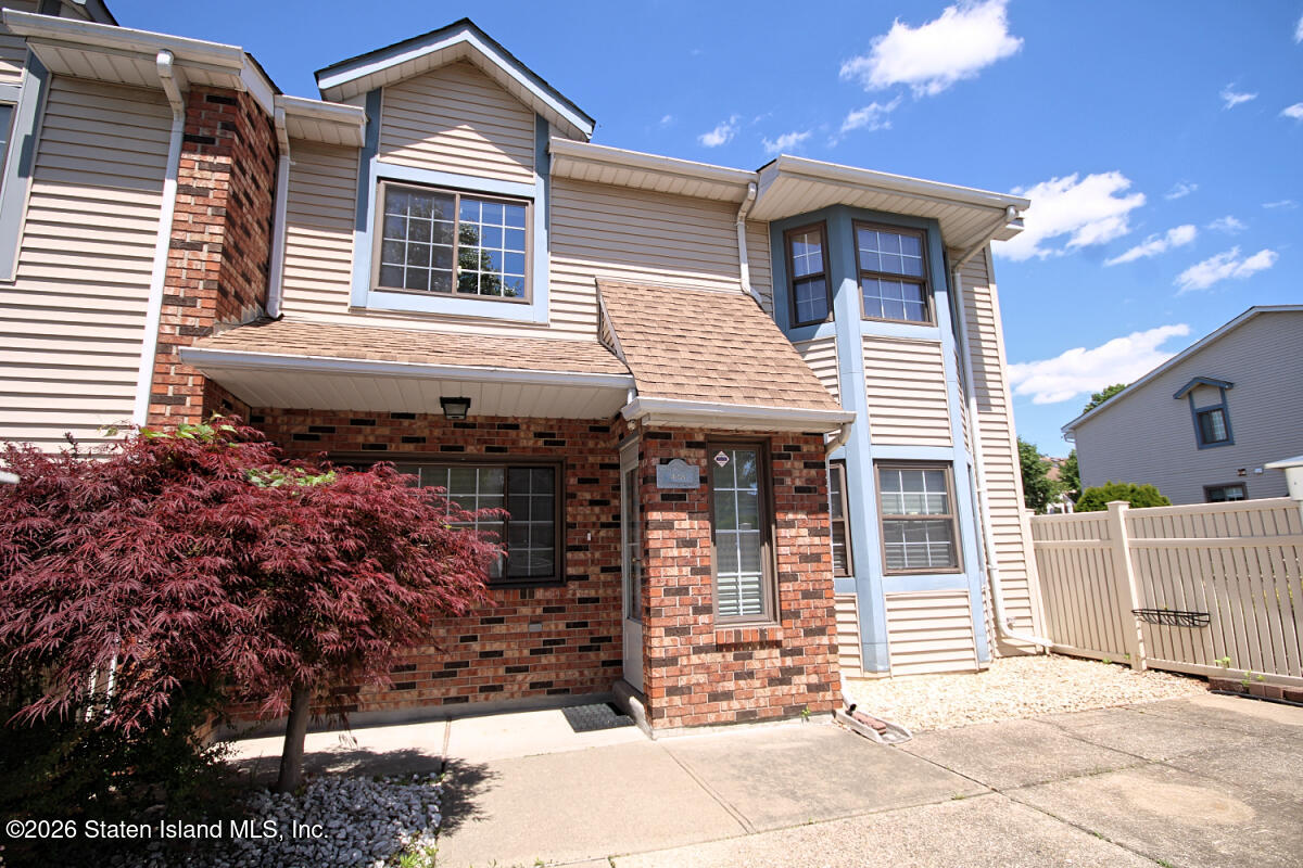 32 Mc Divitt Avenue A Image 1
