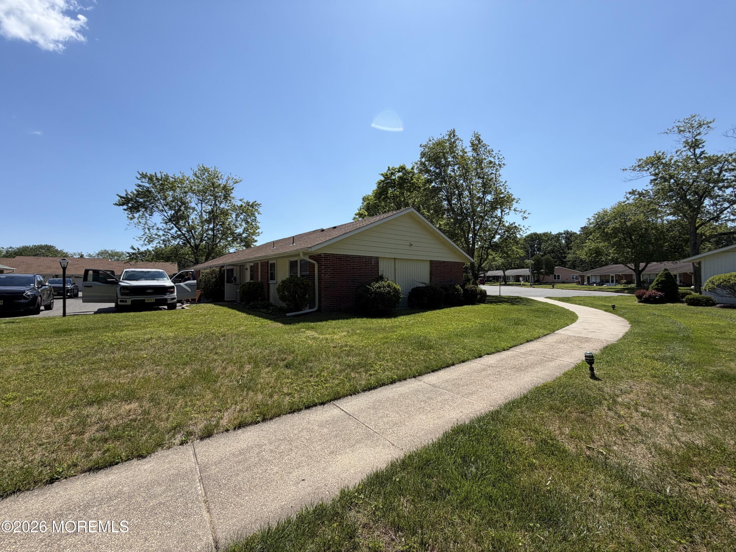 220A Buckingham Court Image 5