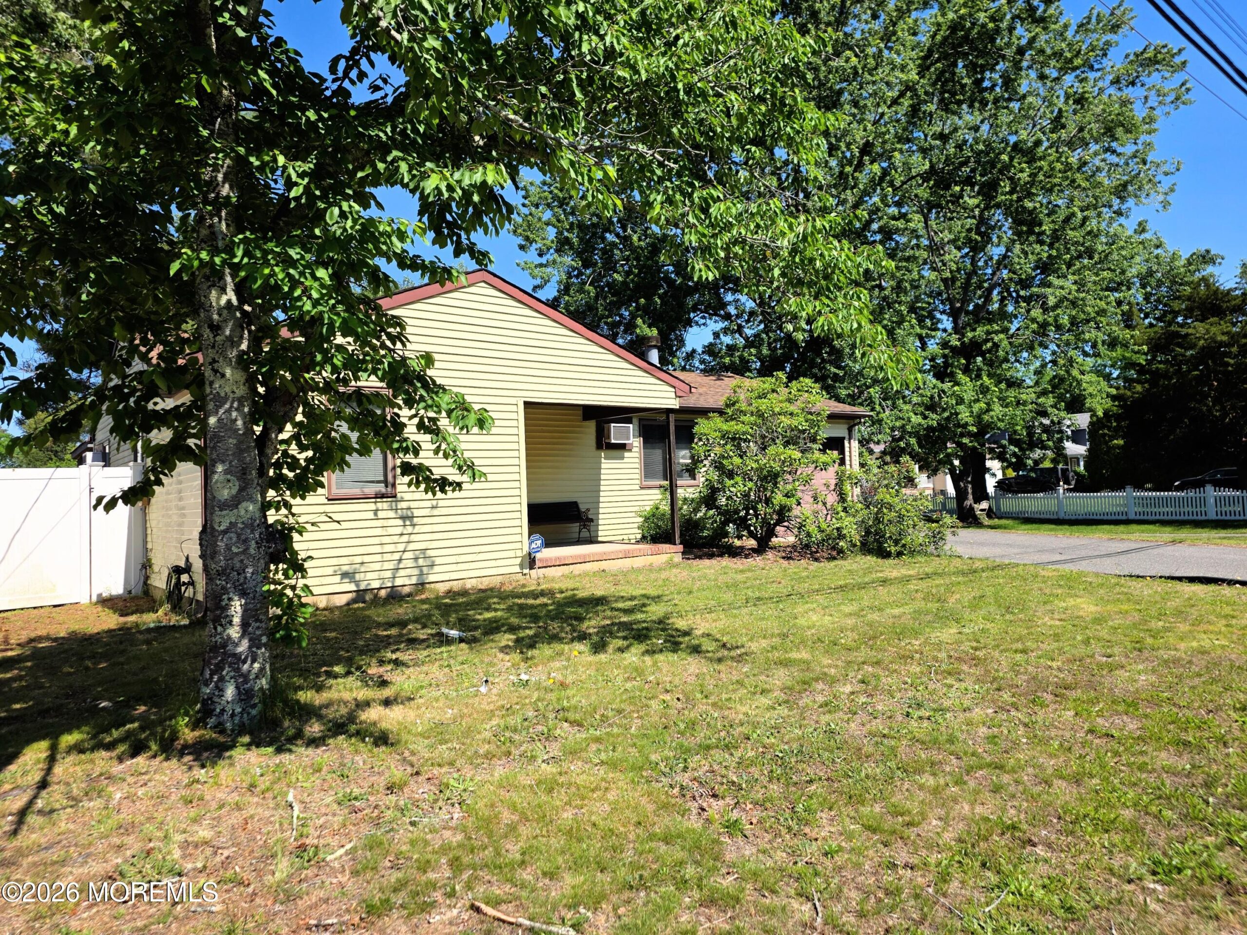 1210 Taylor Lane Image 3