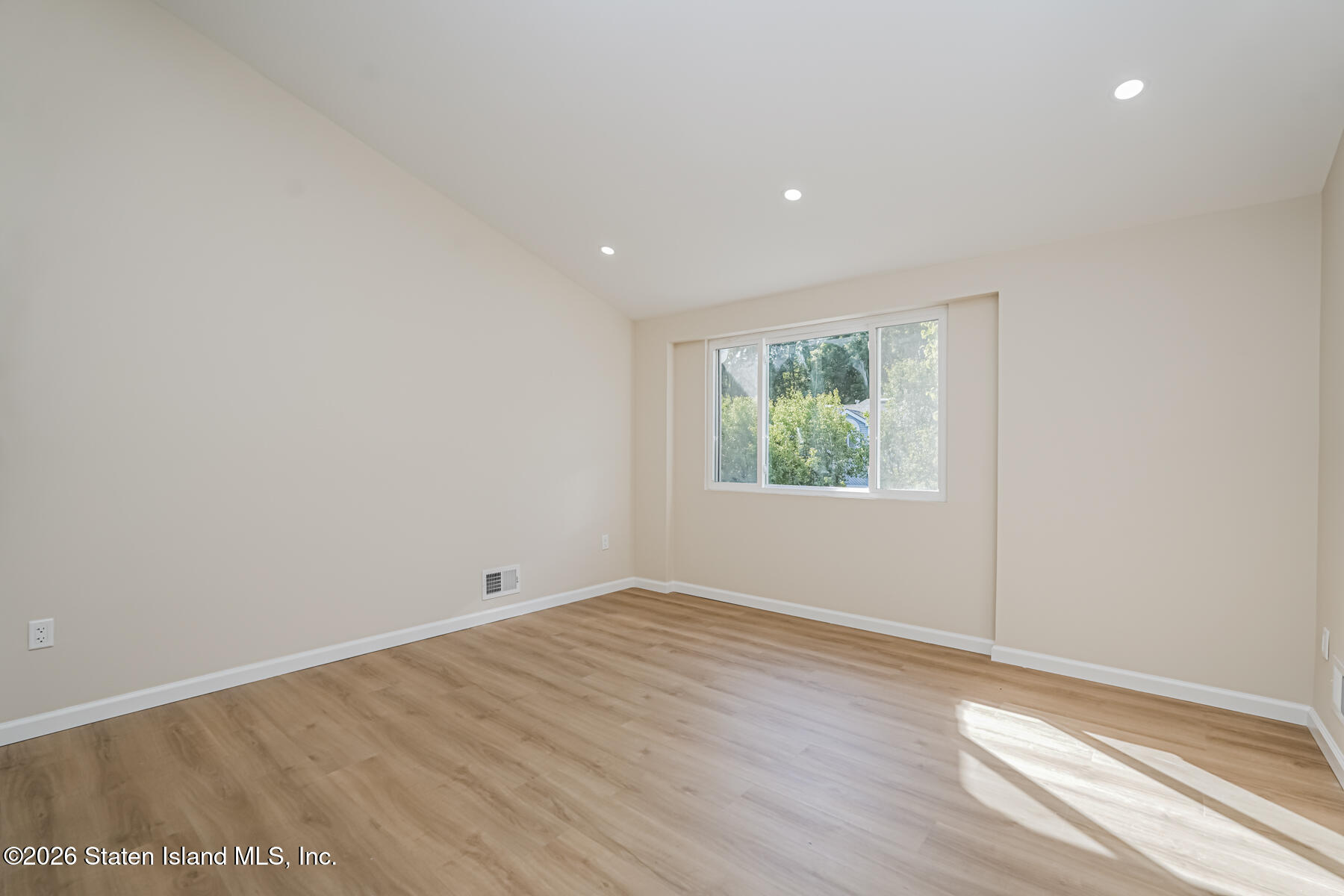 124 Pembrook Loop, Staten Island, NY, 10309 image 24