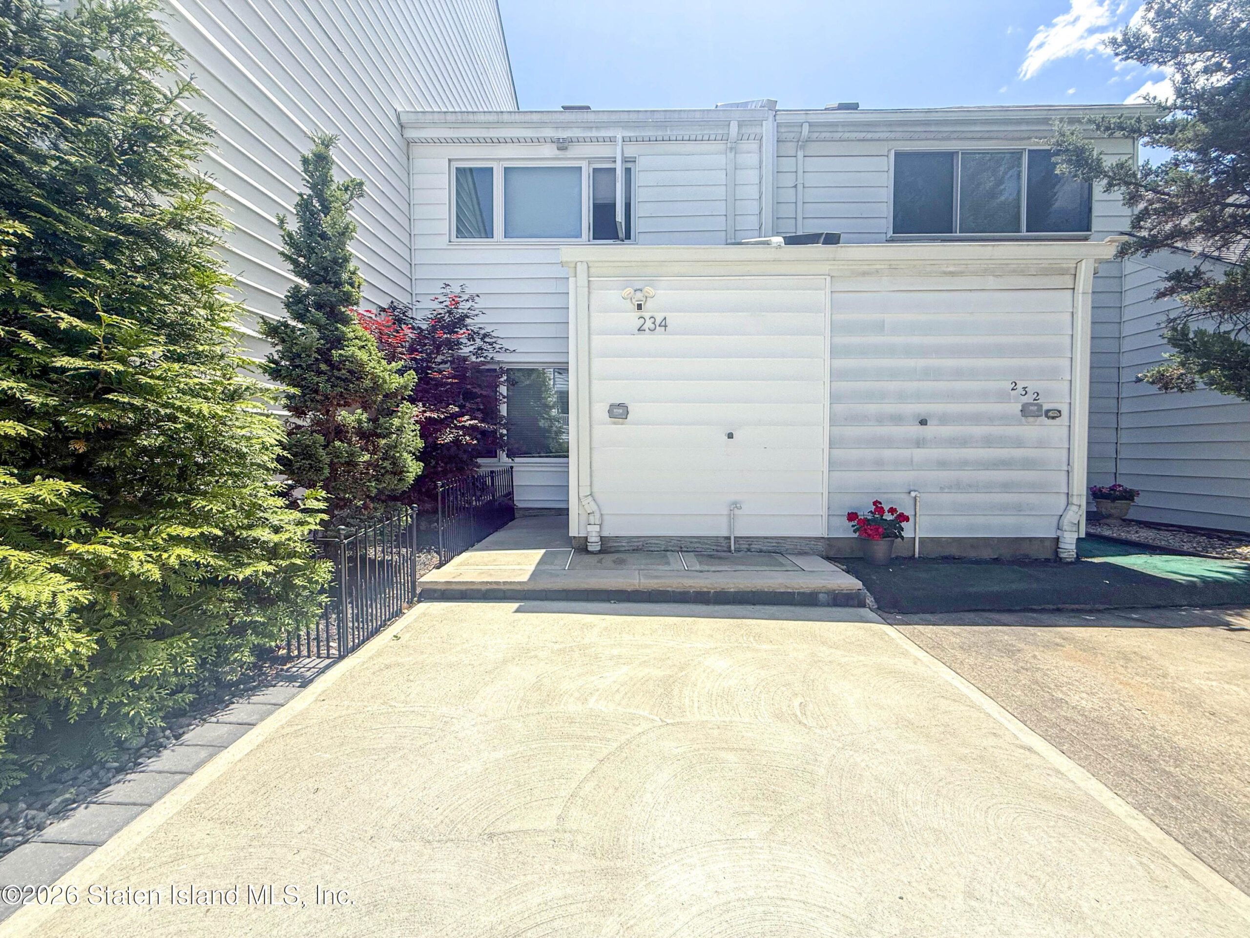 234 Hampton Green, Staten Island, NY, 10312