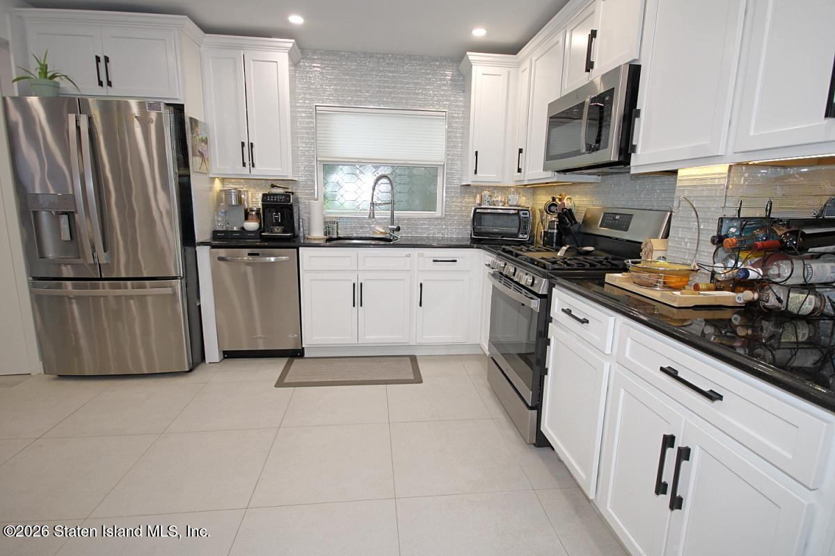 8 Poland Place, Staten Island, NY, 10314 image 11