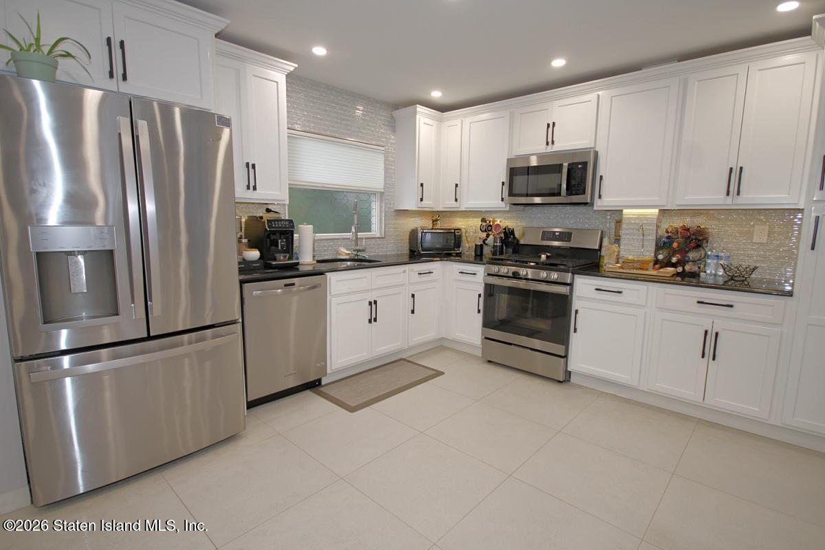 8 Poland Place, Staten Island, NY, 10314 image 9