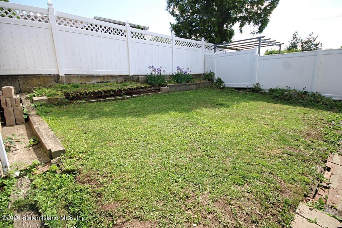 8 Poland Place, Staten Island, NY, 10314 image 32