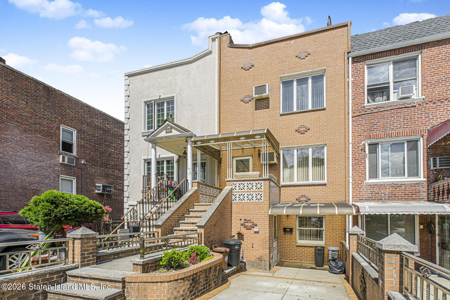 250 Bay 14th Street Image 3