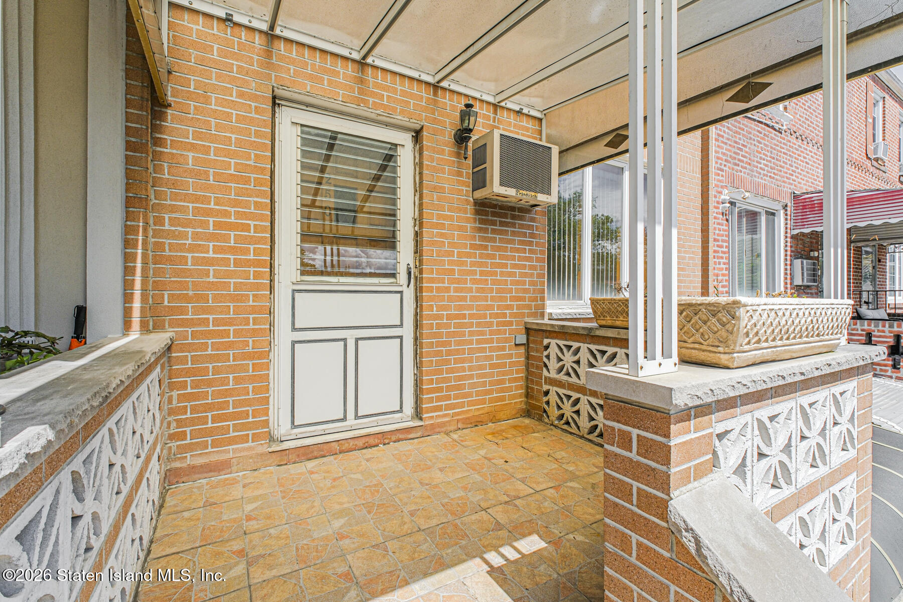 250 Bay 14th Street Image 4
