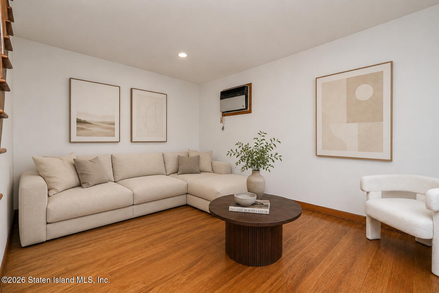 335 Robinson Avenue Image 3