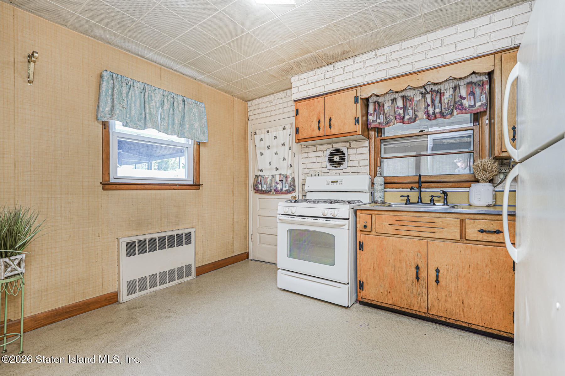 335 Robinson Avenue, Staten Island, NY, 10312 image 9