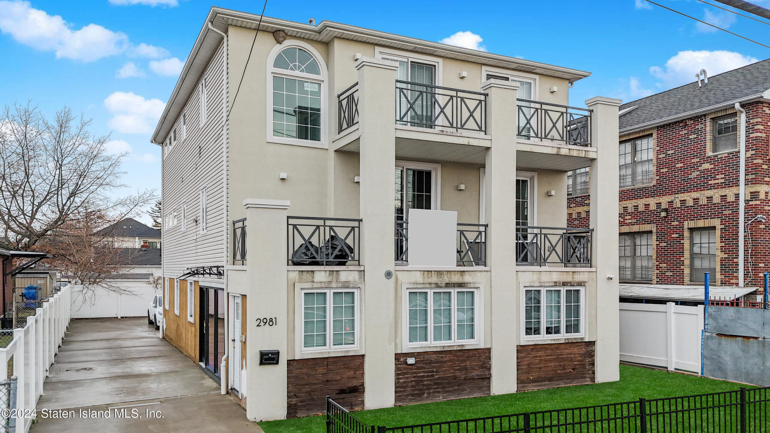 2981 Hylan Boulevard Image 1