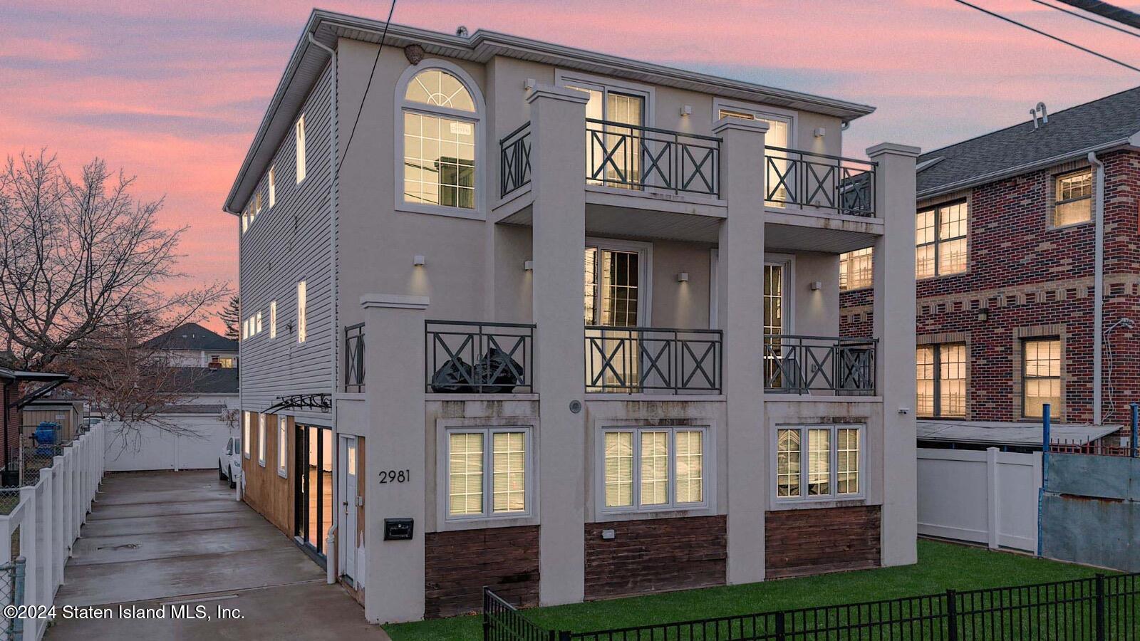 2981 Hylan Boulevard Image 2