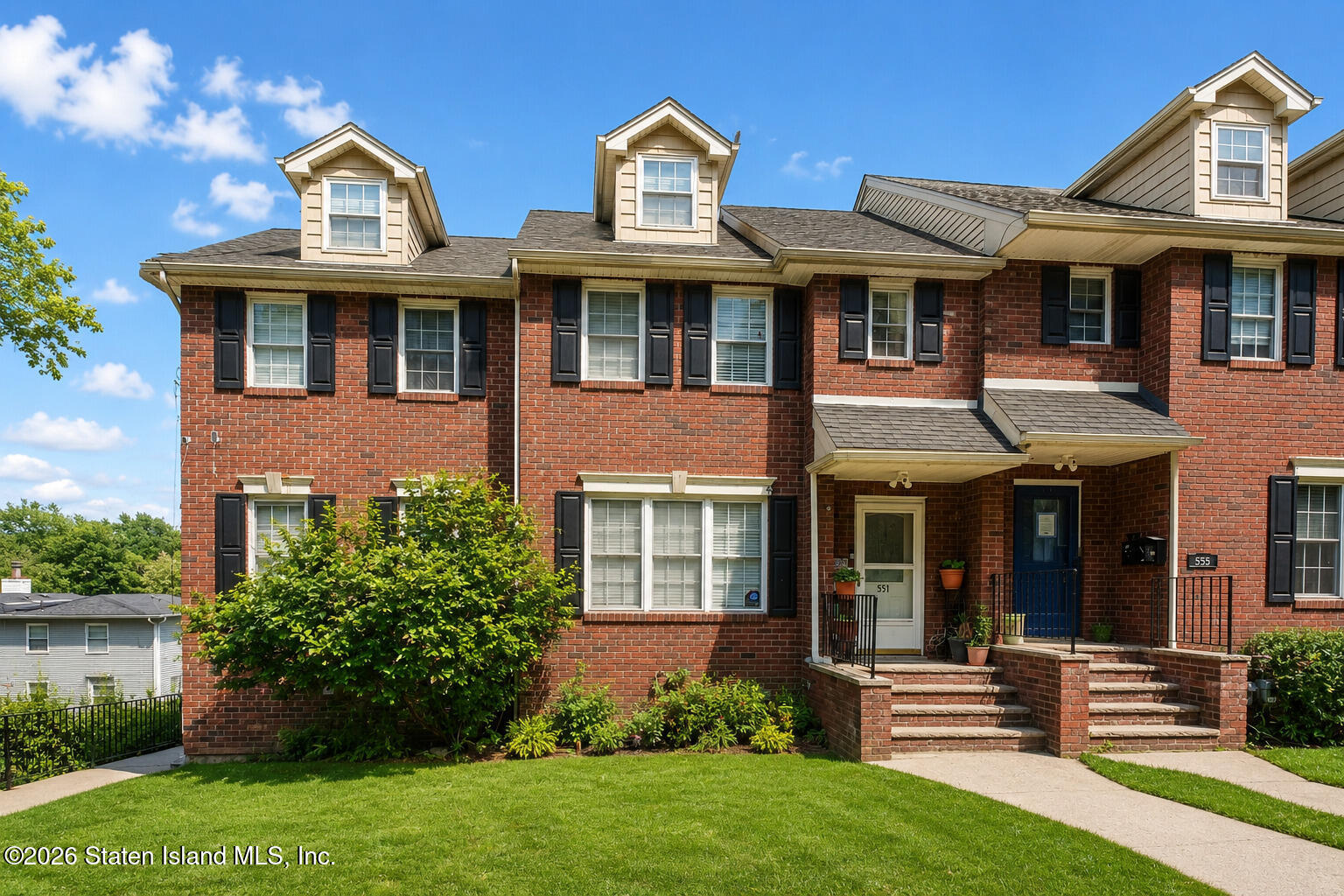 551 Van Duzer Street Image 1