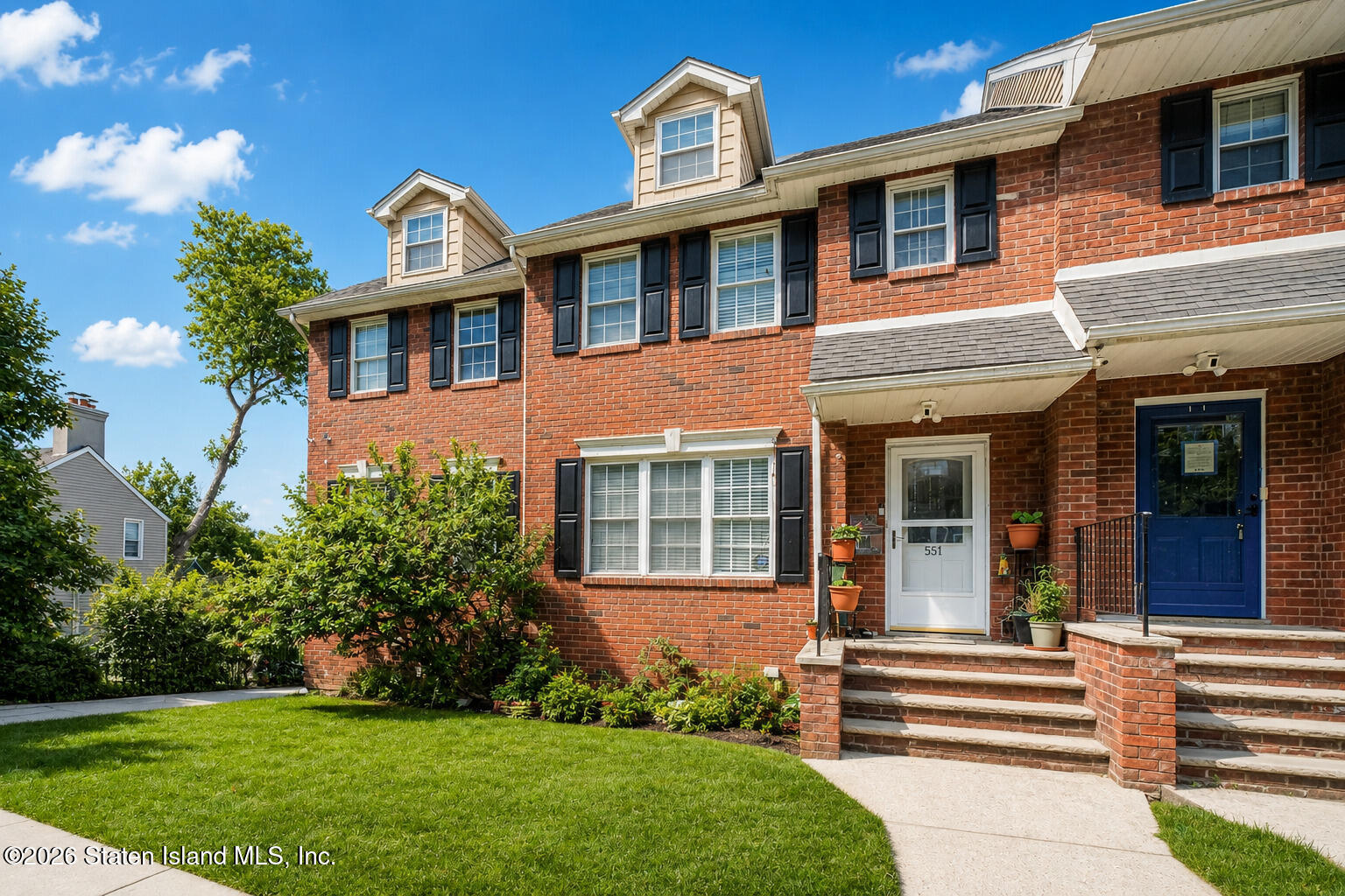 551 Van Duzer Street Image 2