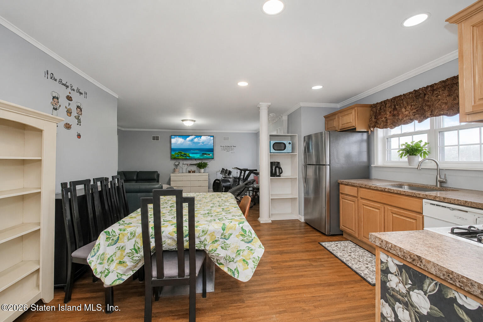 551 Van Duzer Street Image 5