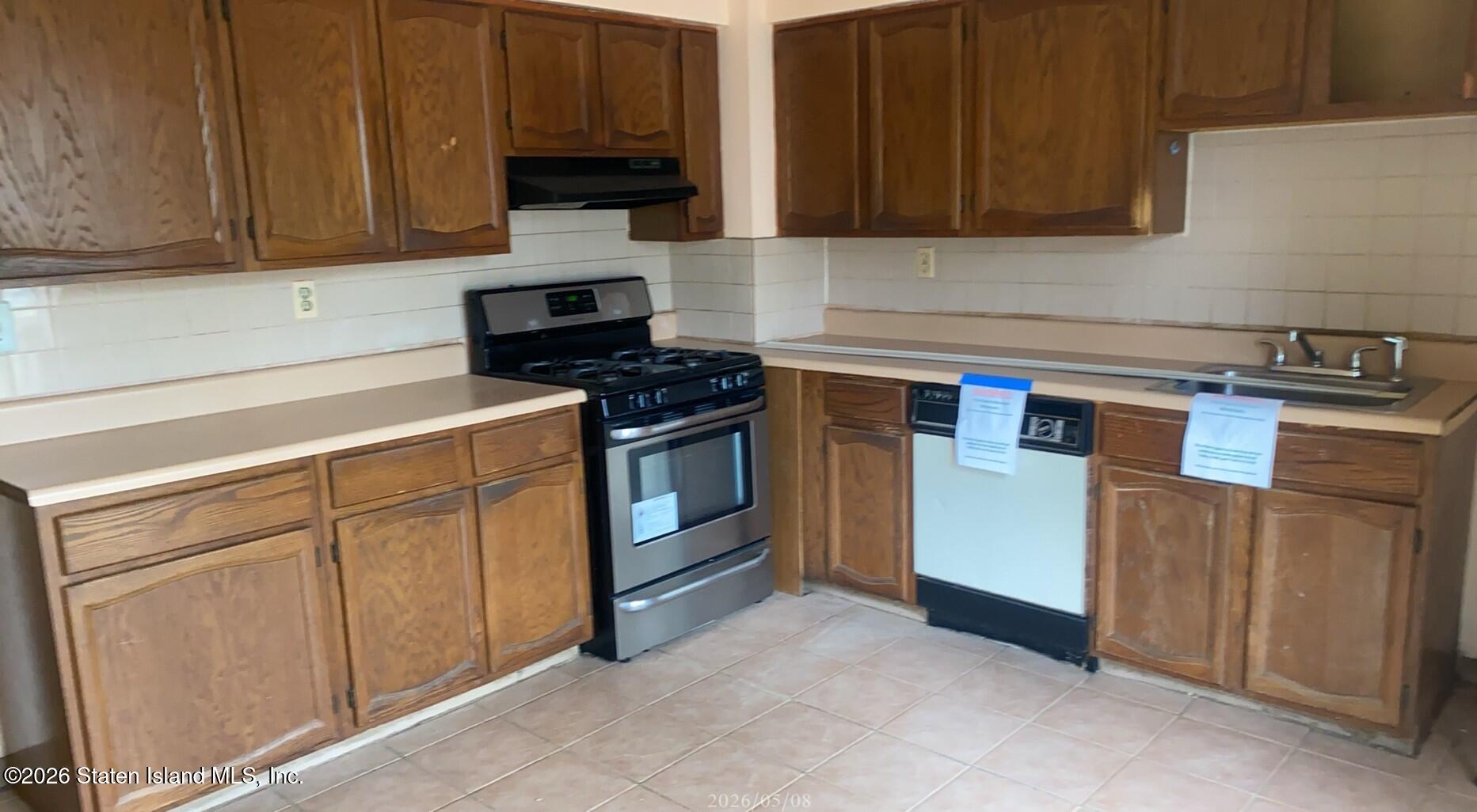 98 Lake Avenue Image 3
