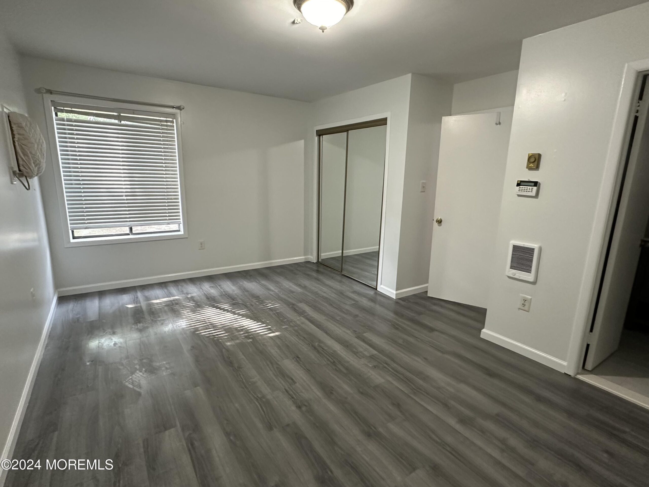 120 Amberly Drive B Image 2