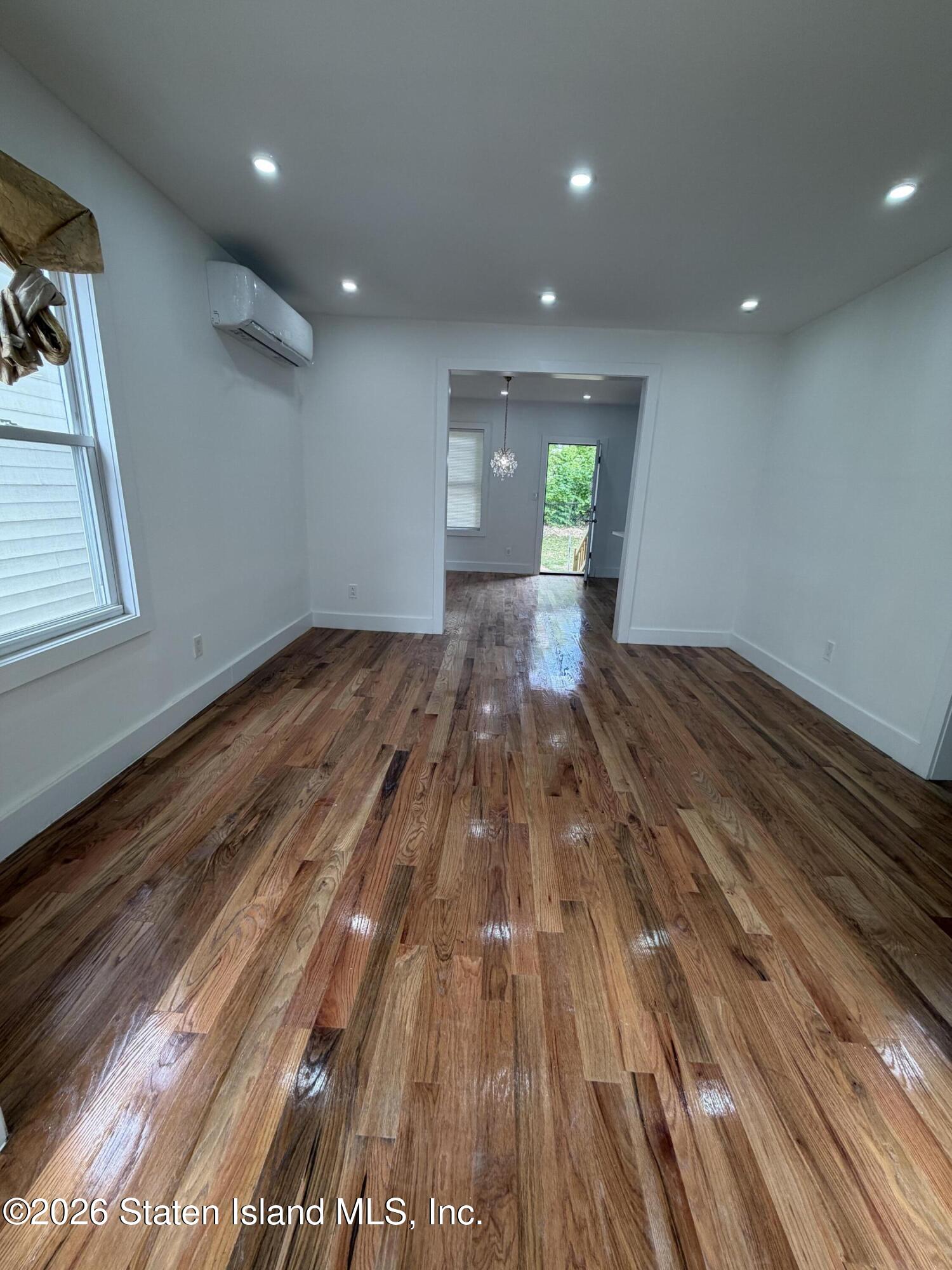 18 Cottage Place Image 4