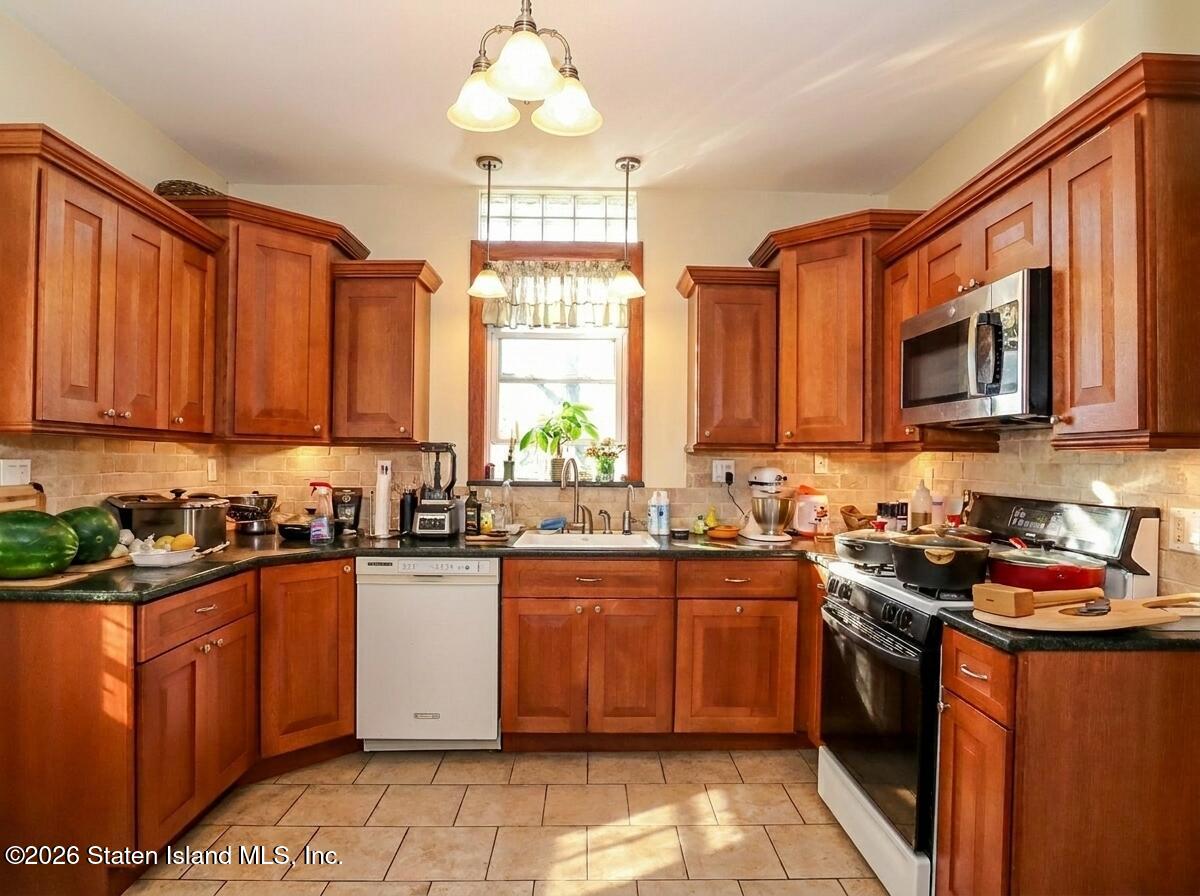 454 Home Avenue, Staten Island, NY, 10305 image 8