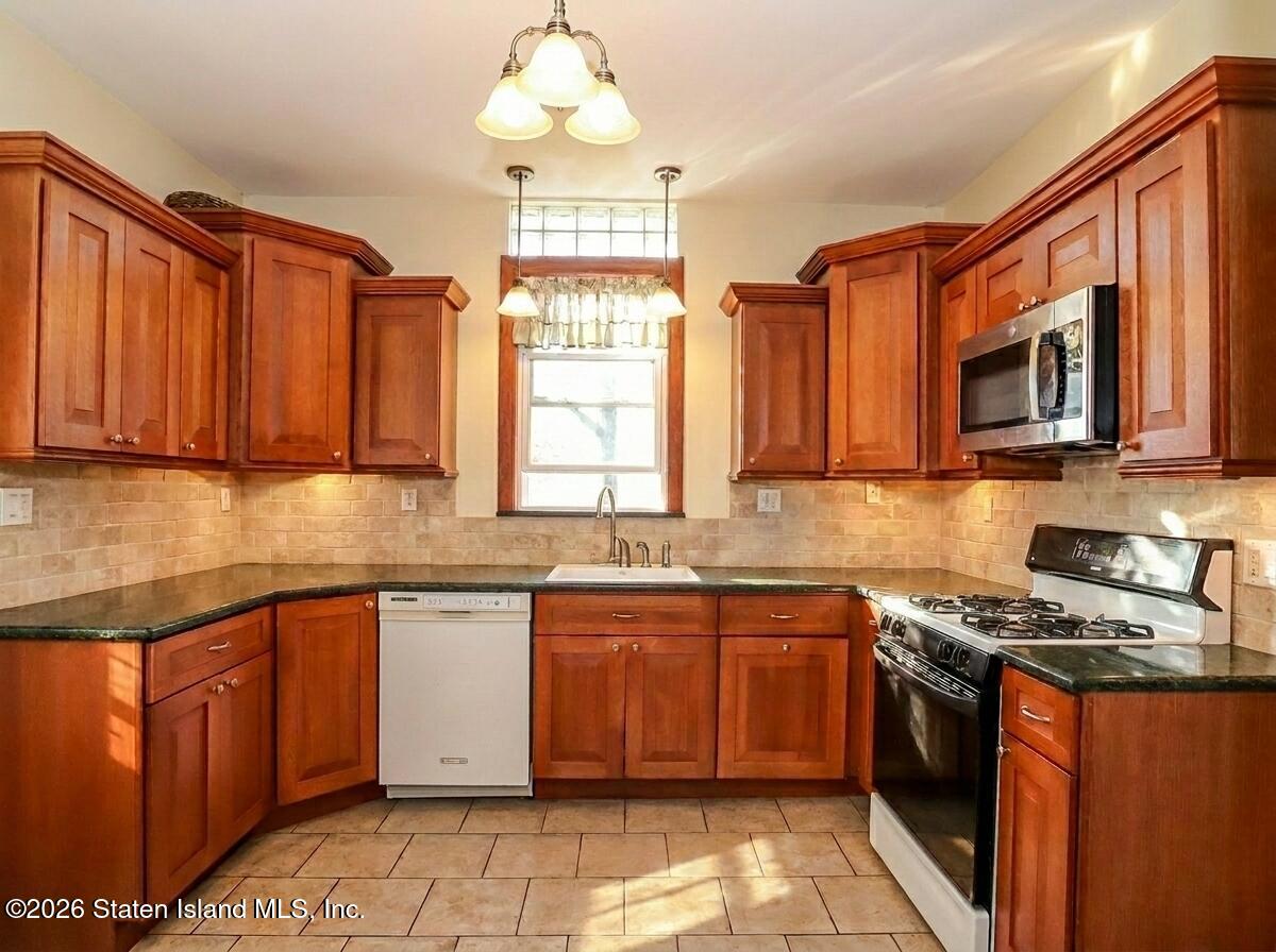 454 Home Avenue, Staten Island, NY, 10305 image 9