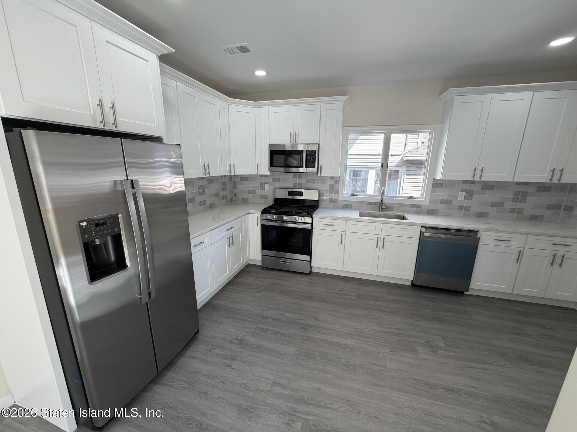 402 Woodstock Avenue Image 3