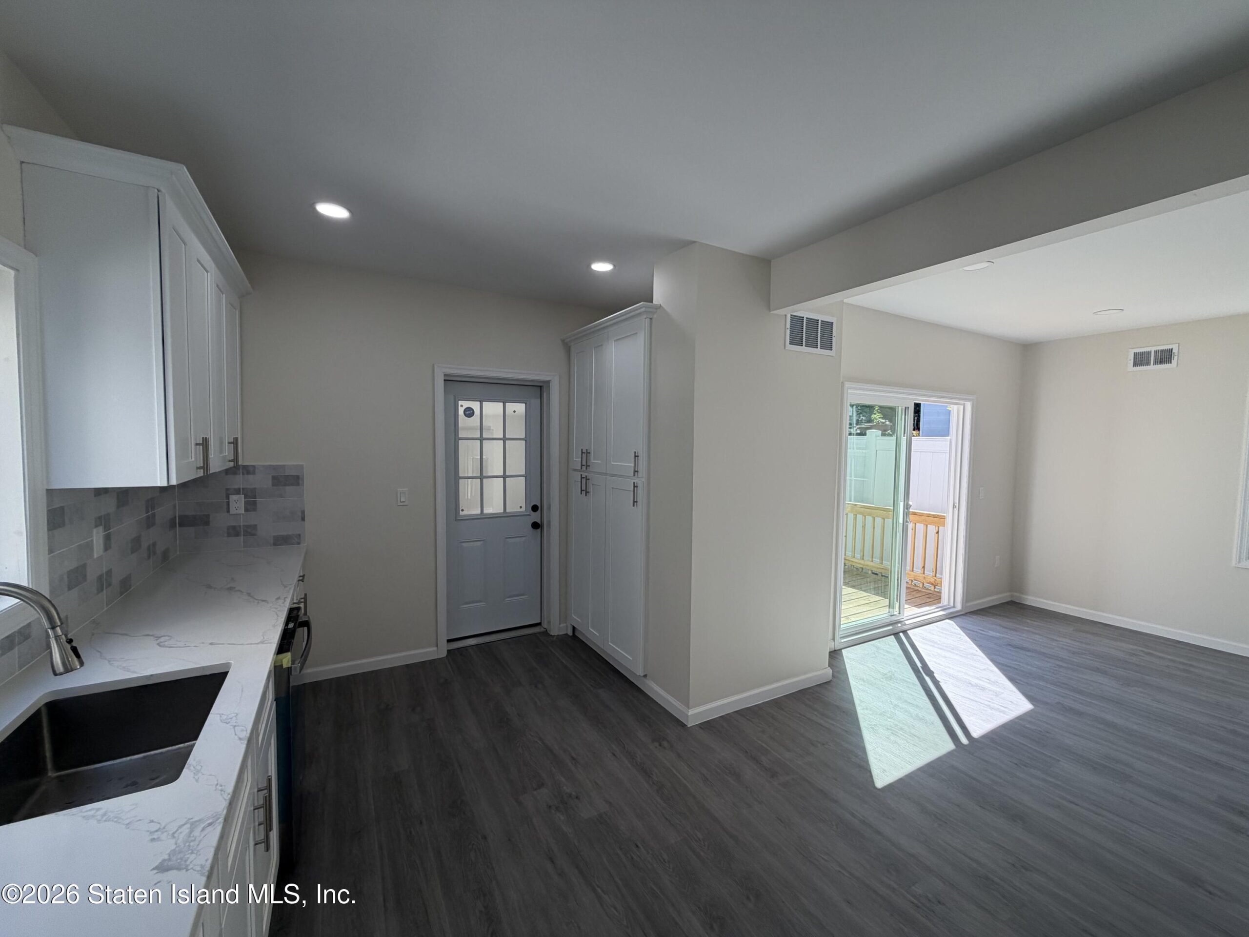 402 Woodstock Avenue Image 4