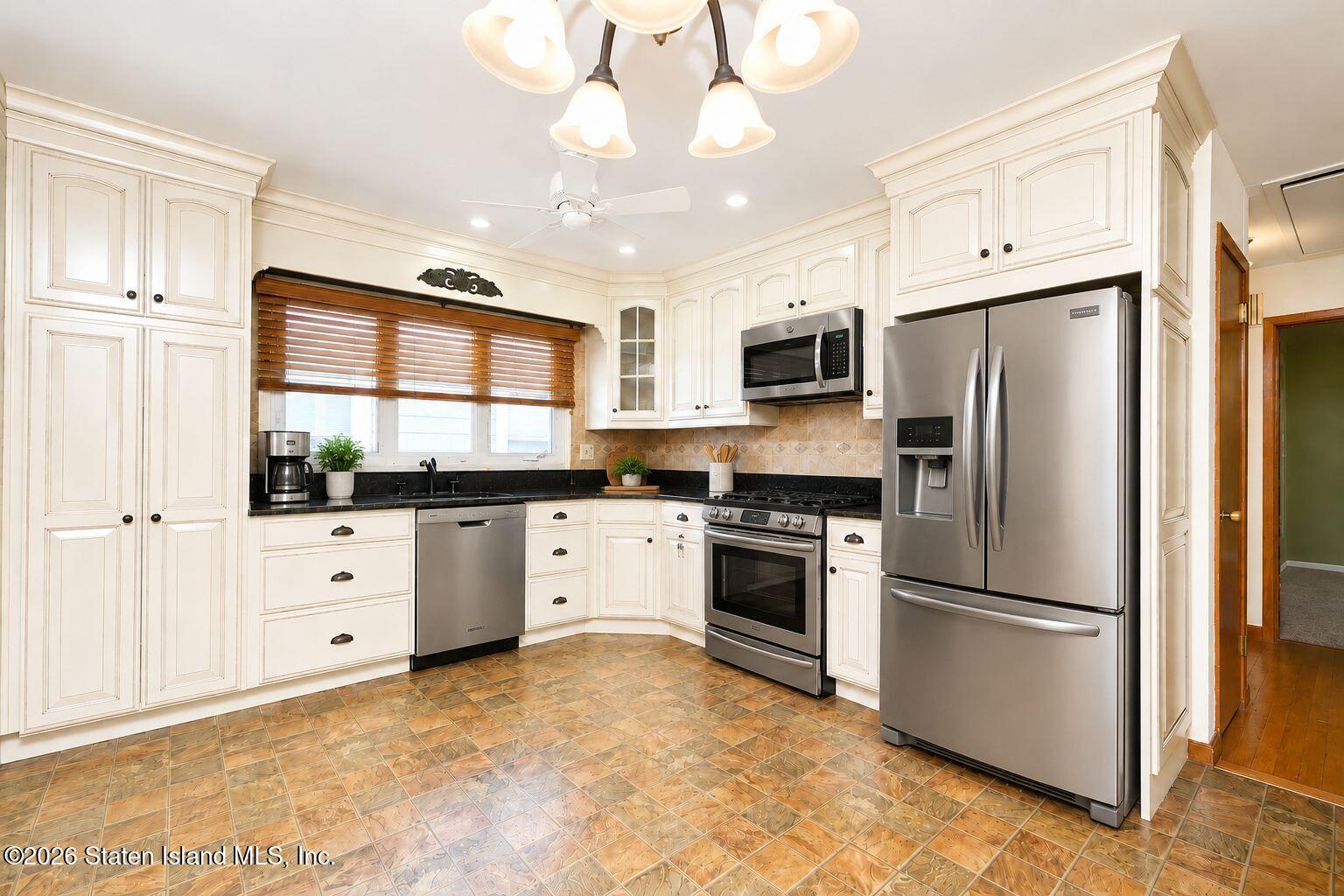 1011 Manor Road, Staten Island, NY, 10314 image 12