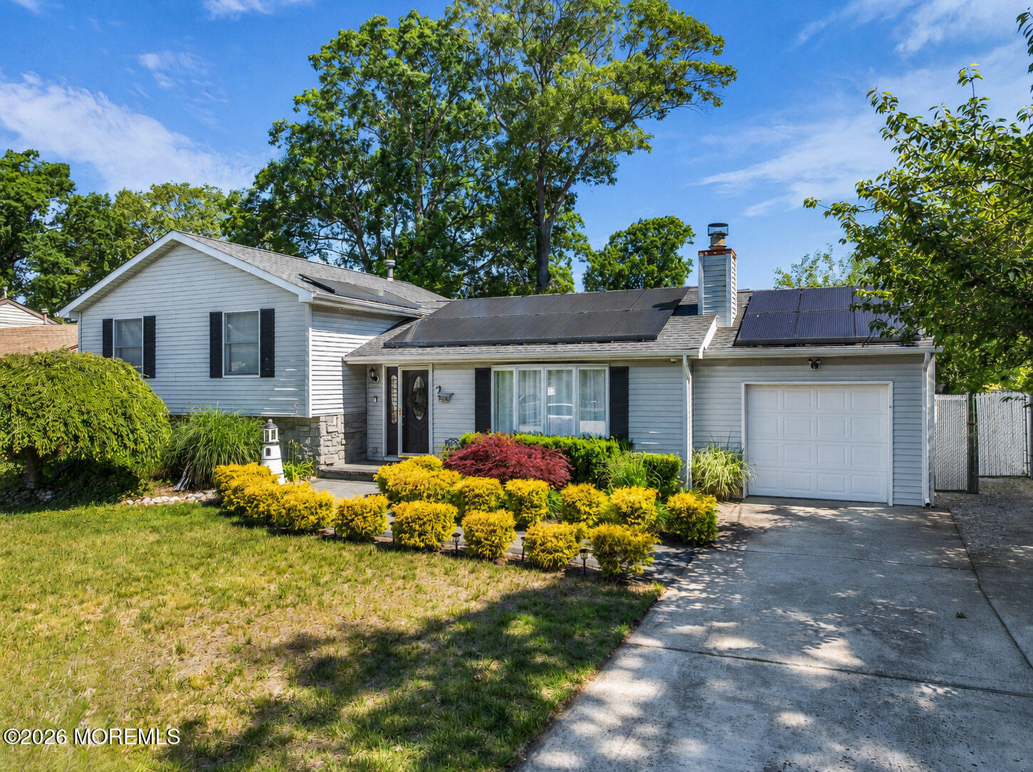 738 Manor Drive Image 1