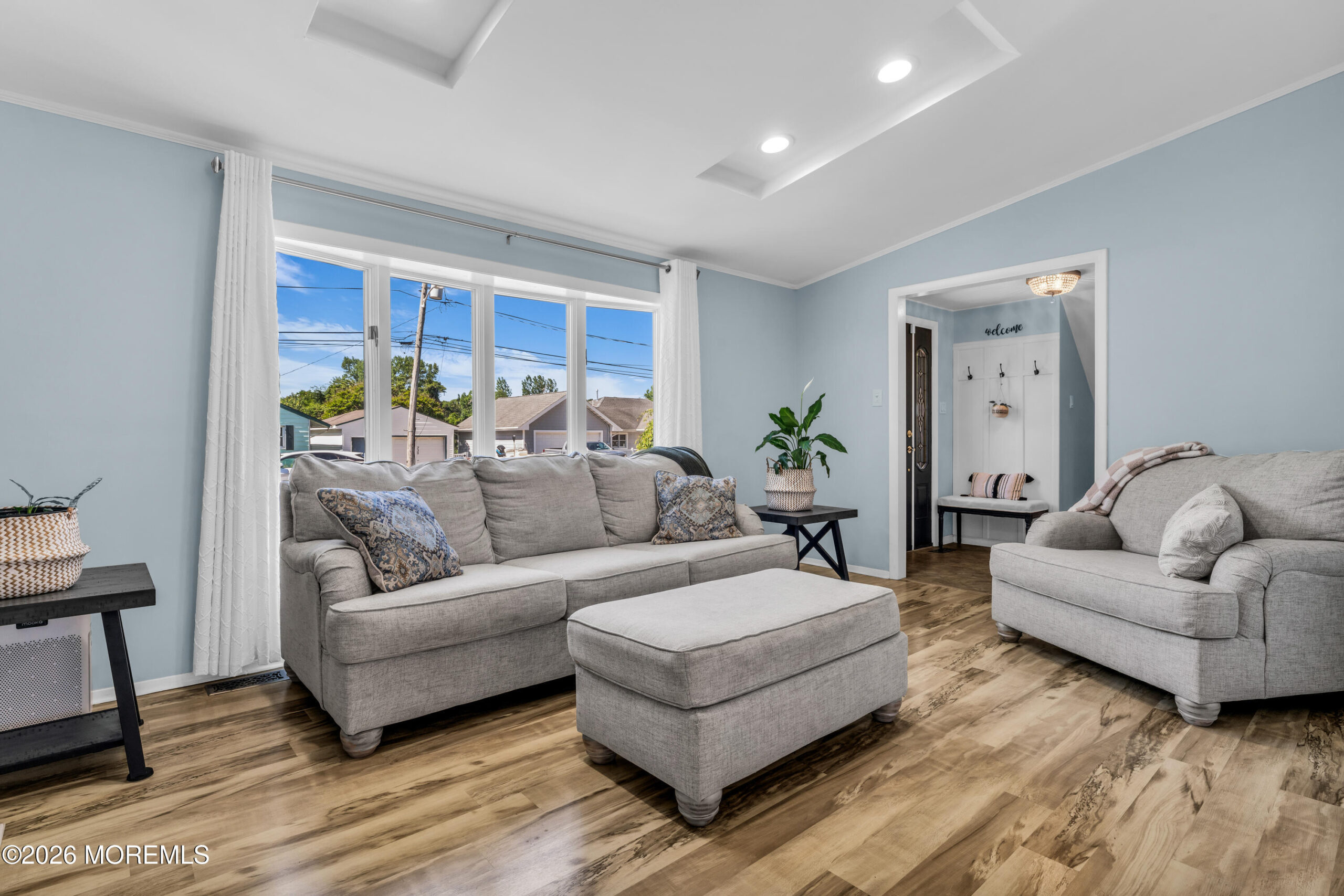 738 Manor Drive Image 4