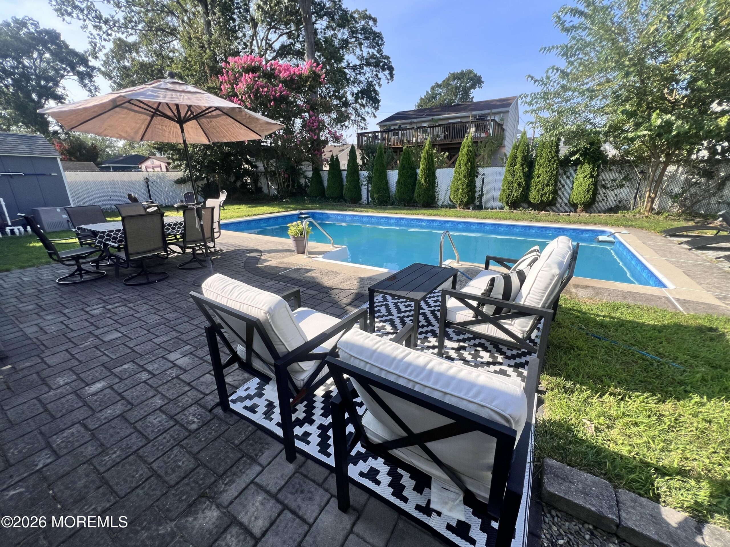 738 Manor Drive Image 3