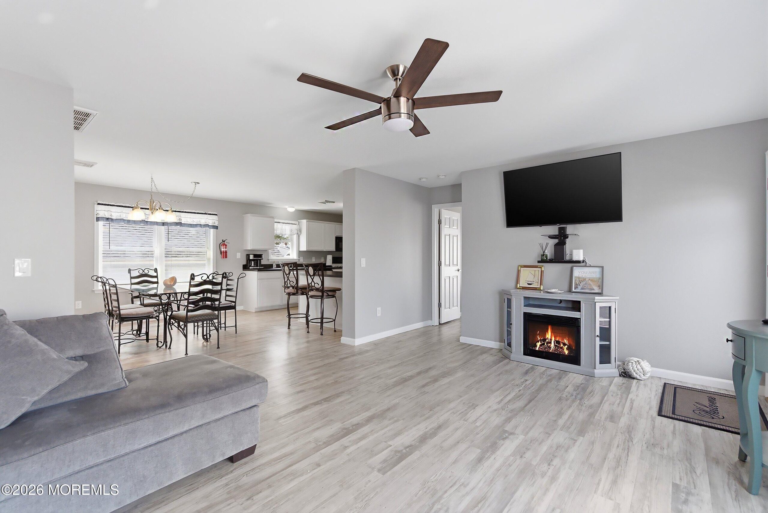 334 E Bayview Avenue Image 5