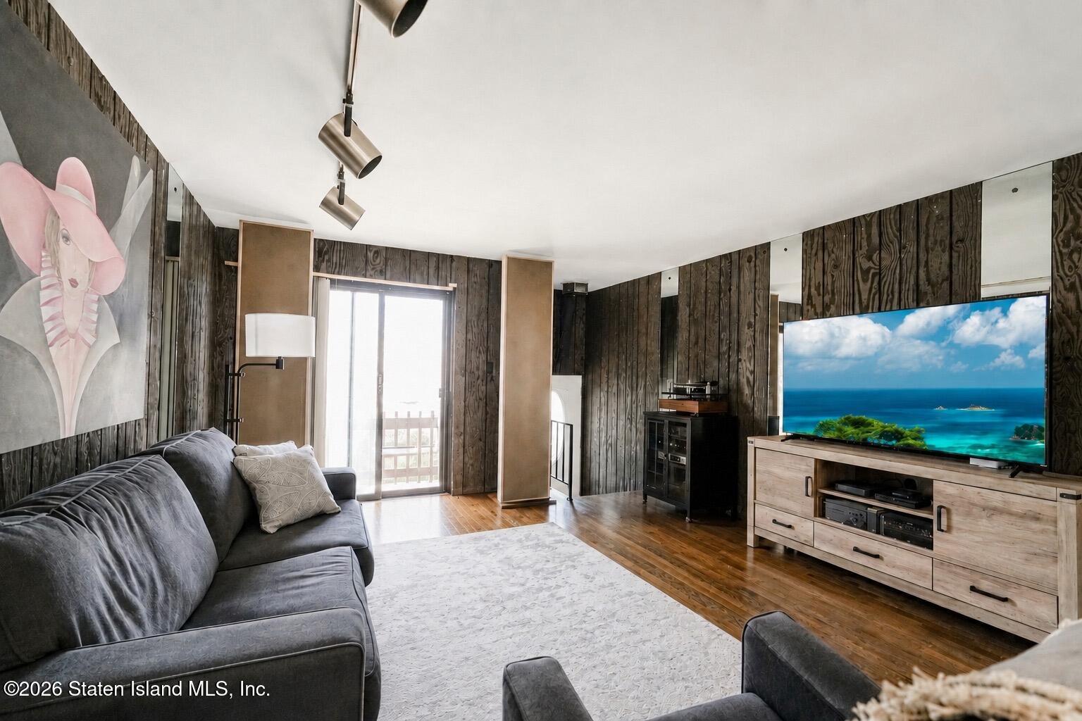 267 Doane Avenue Image 2