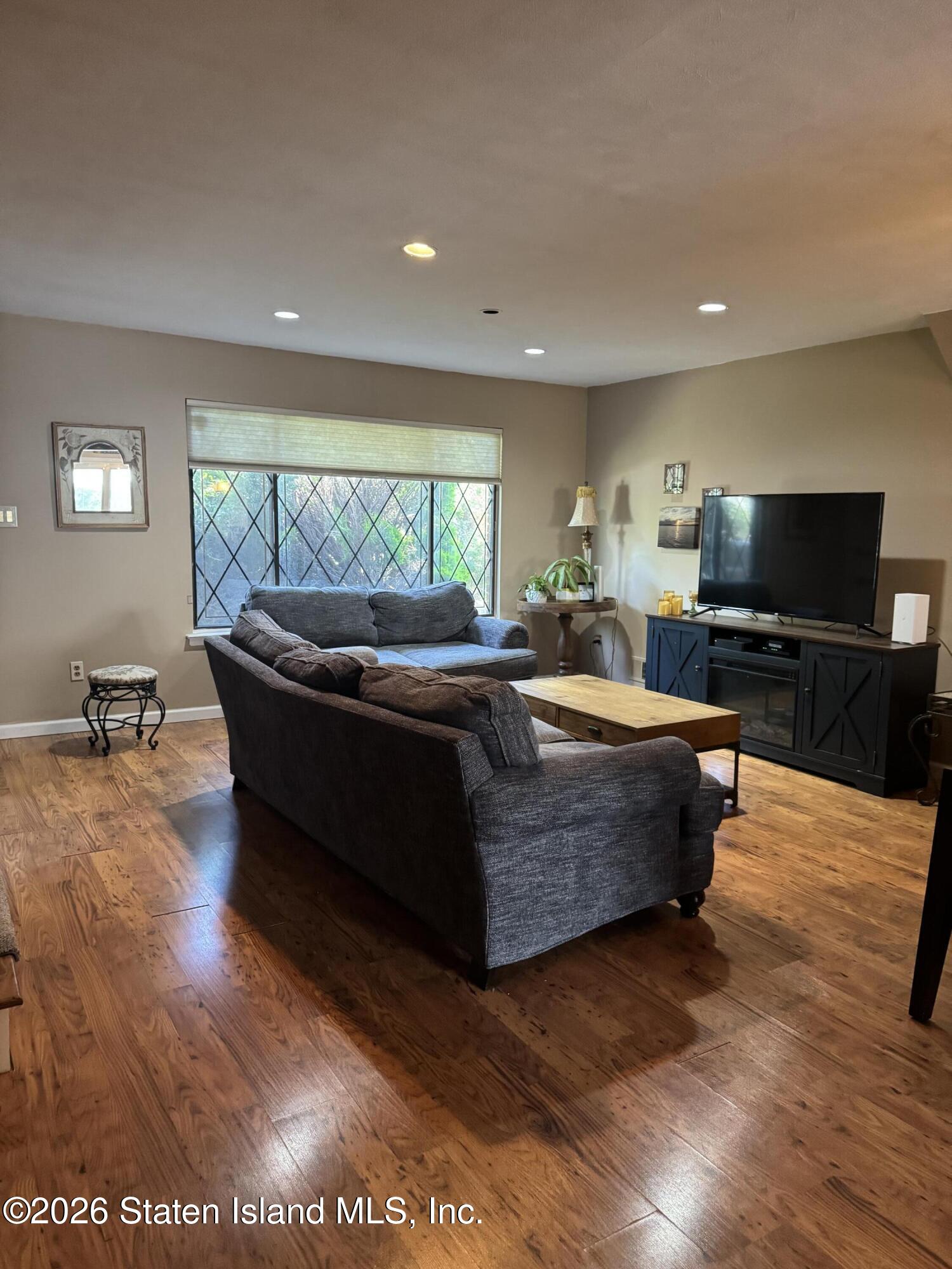793 Stafford Avenue Image 3