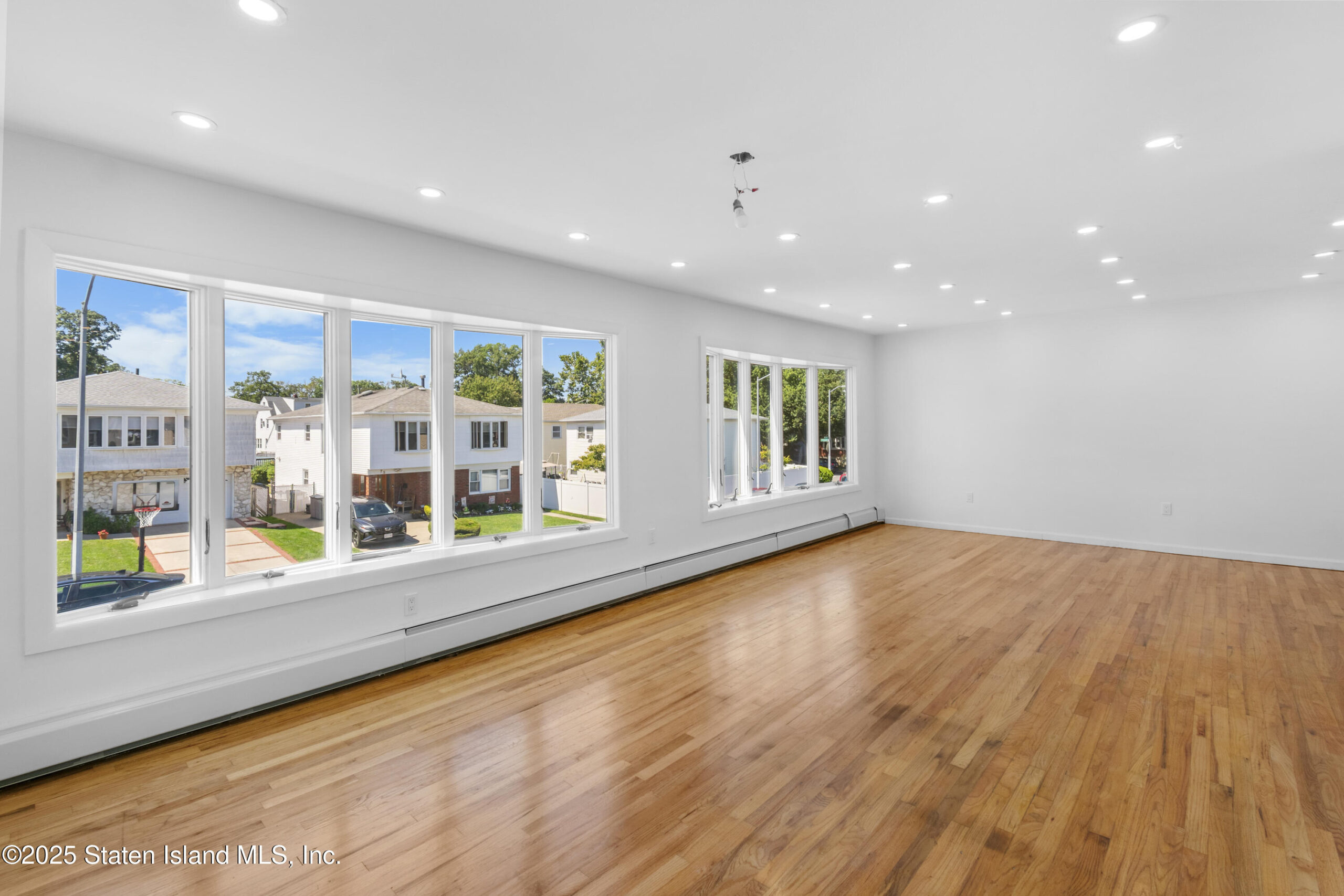 75 Muller Avenue Image 2