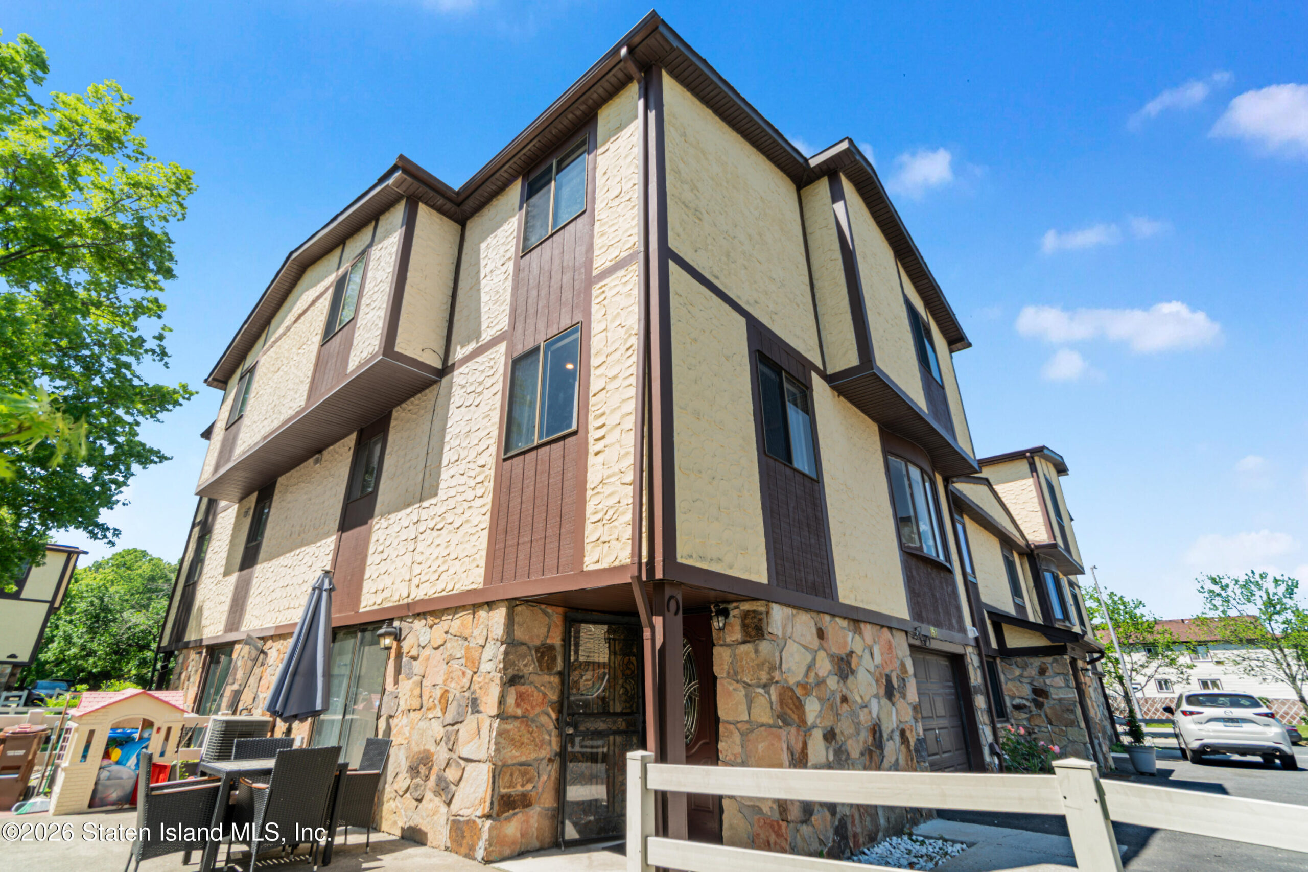 151 Morani Street Image 2