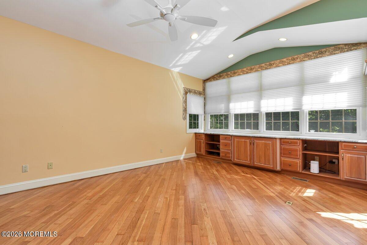 48 Ravine Drive Image 4