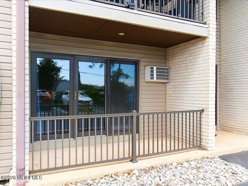330 Shore Drive Drive B  1 Image 4