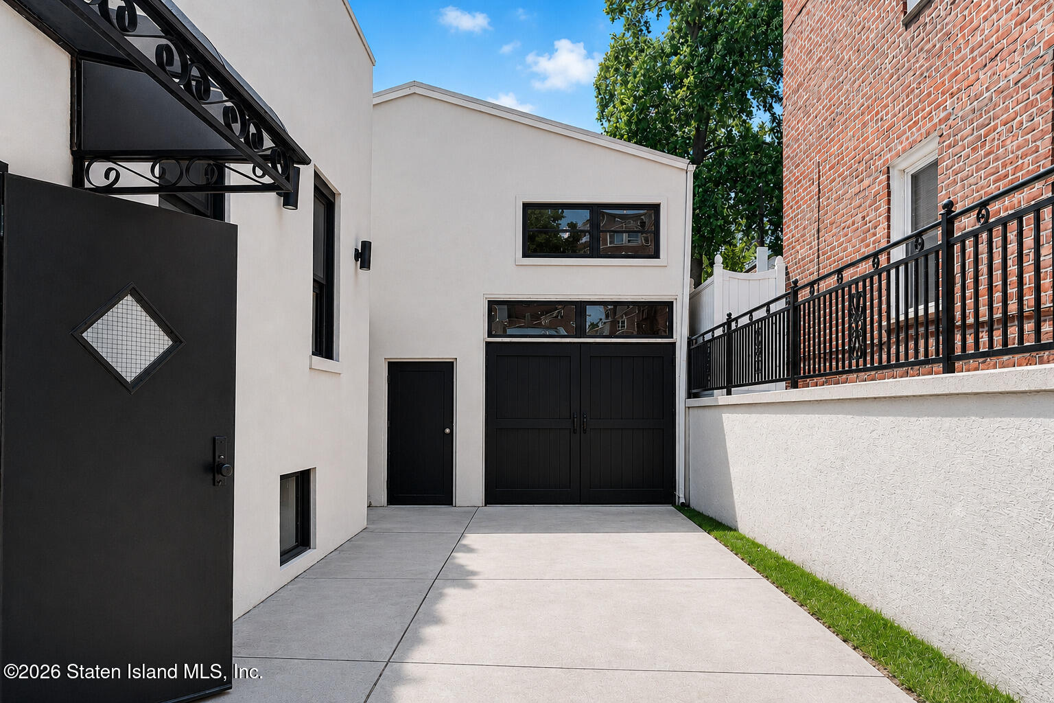 994 E 54th Street Image 2