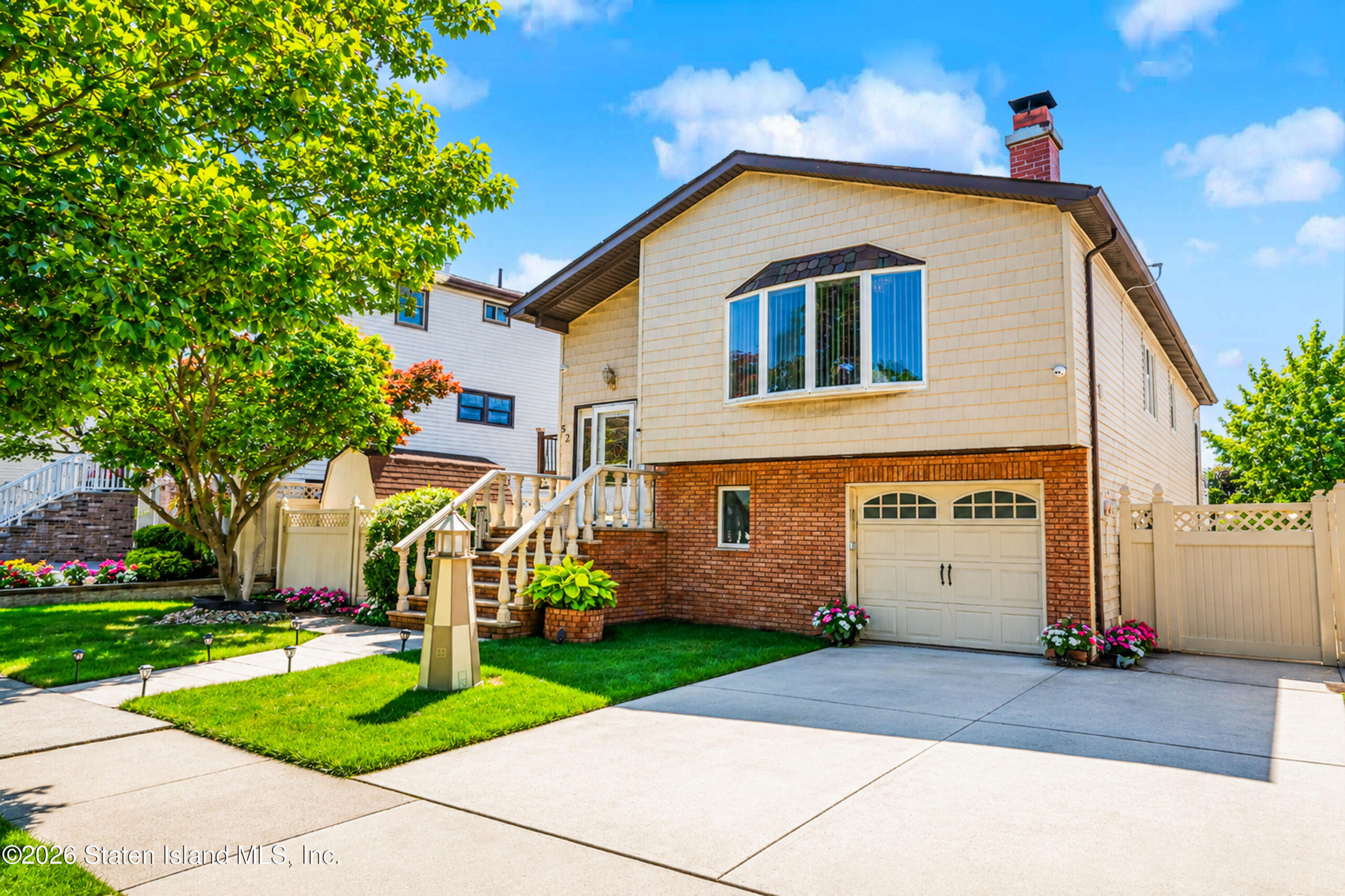 52 Vineland Avenue Image 2