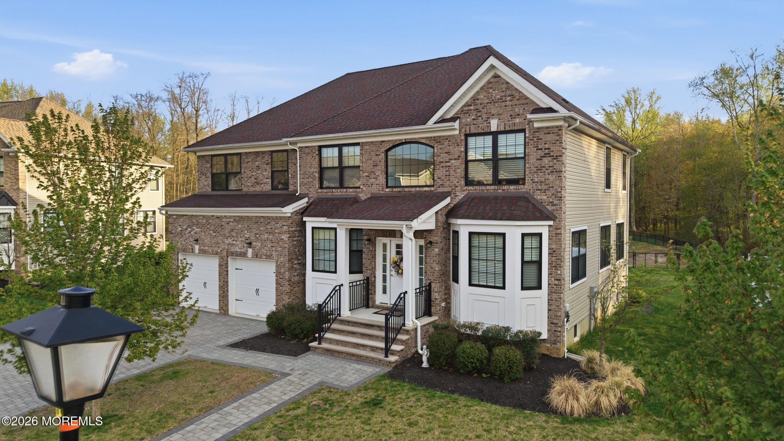 120 Mccormick Avenue Image 1