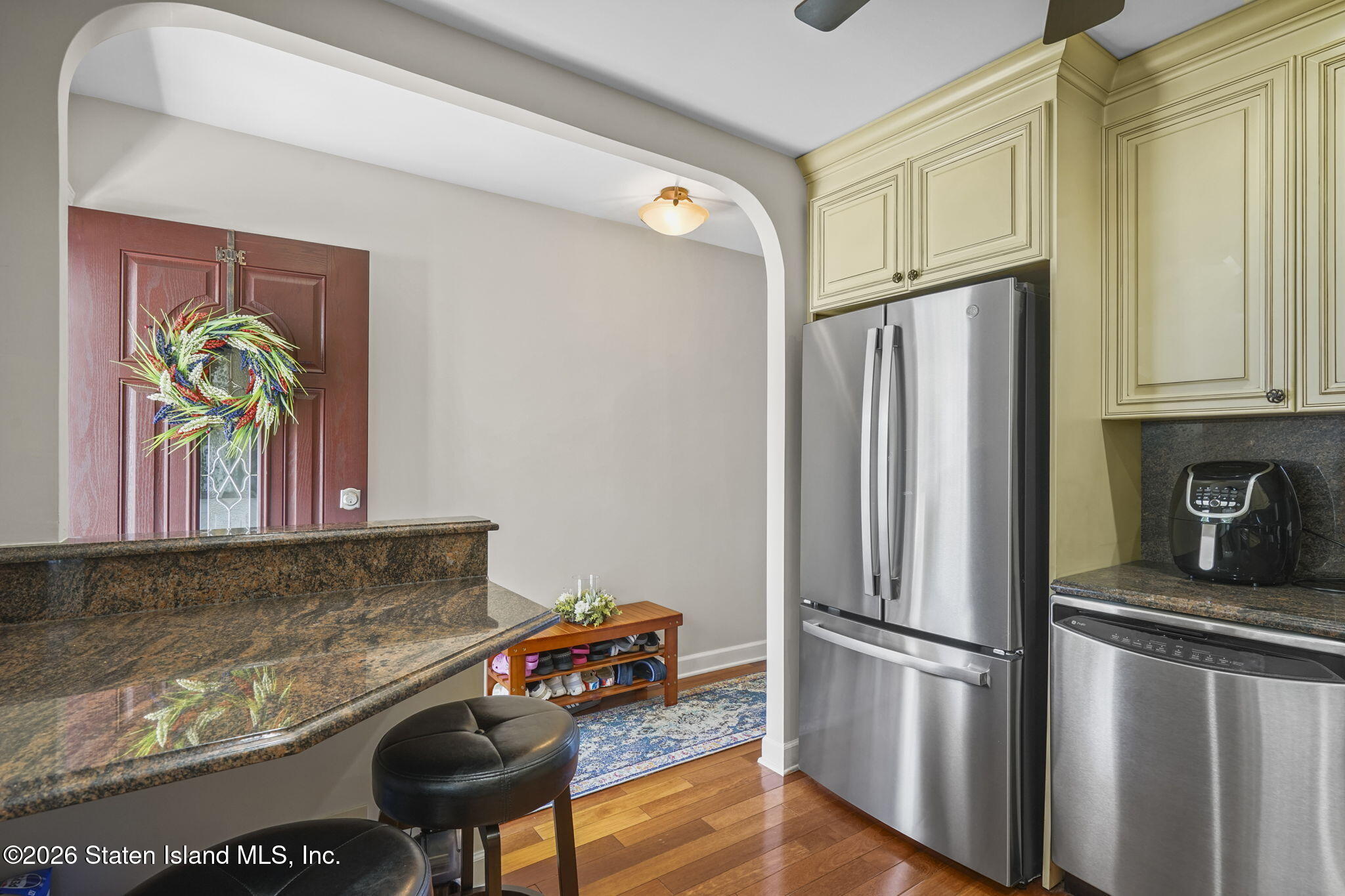 33 Middle Loop Road, Staten Island, NY, 10308 image 6