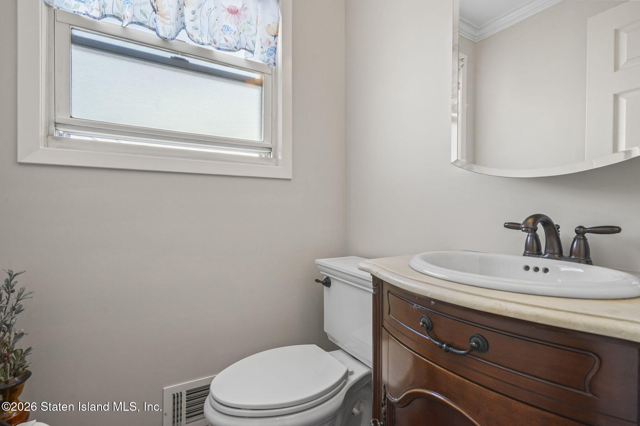 33 Middle Loop Road, Staten Island, NY, 10308 image 12