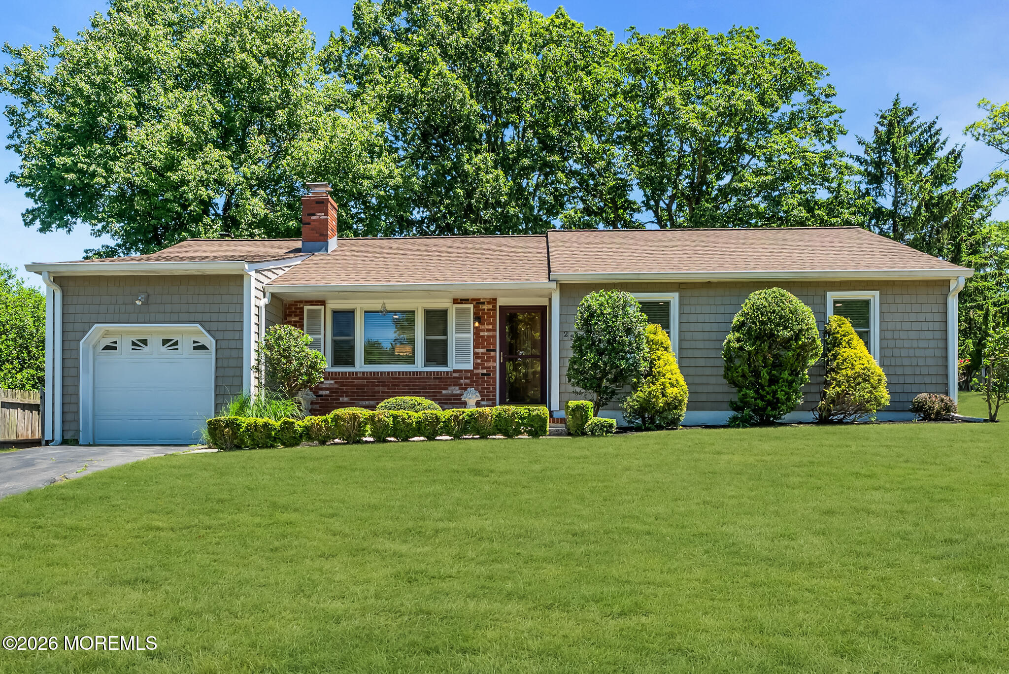 2558 Stearns Drive Image 2