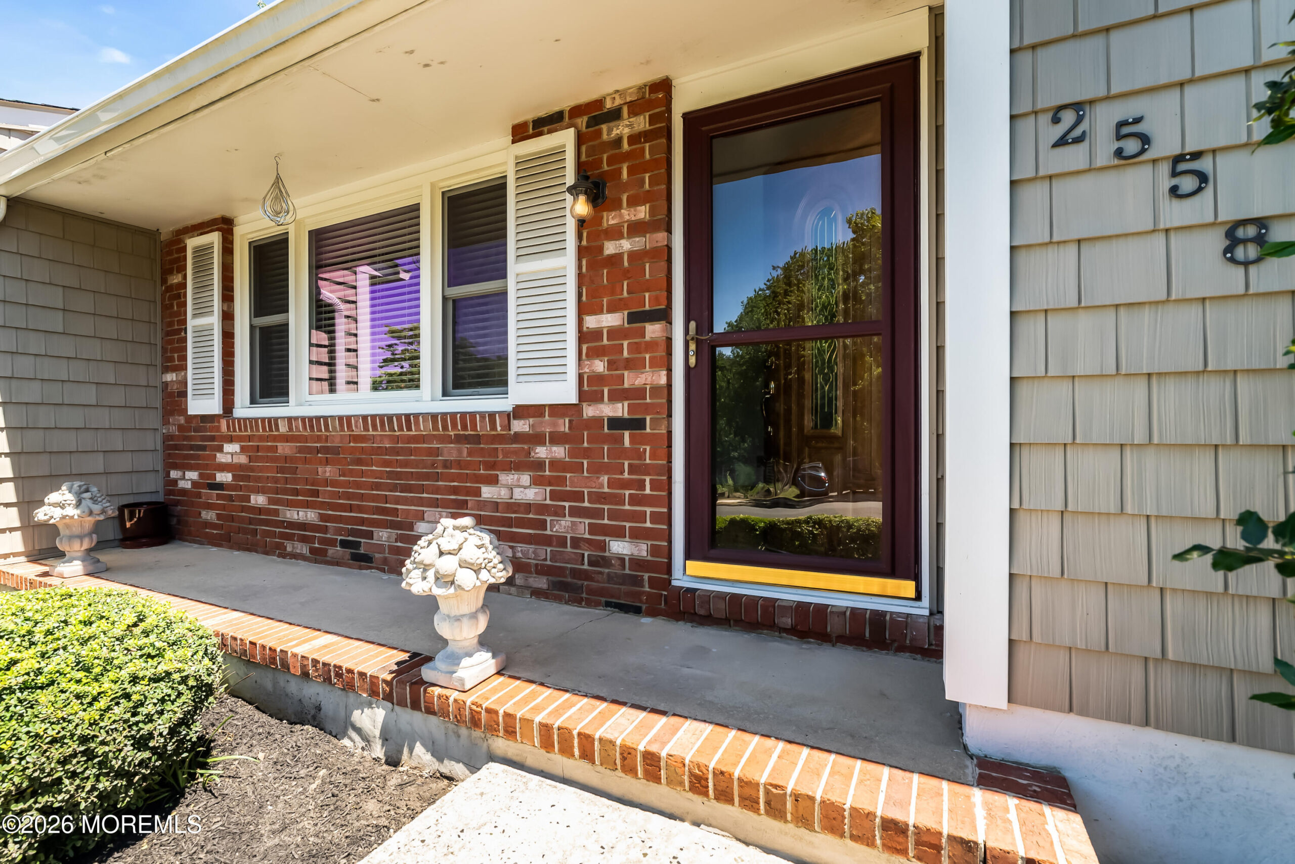 2558 Stearns Drive Image 5