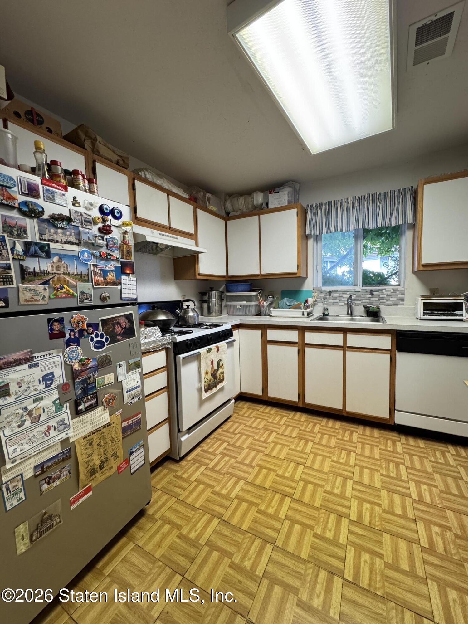 355 Aspen Knolls Way, Staten Island, NY, 10312 image 7