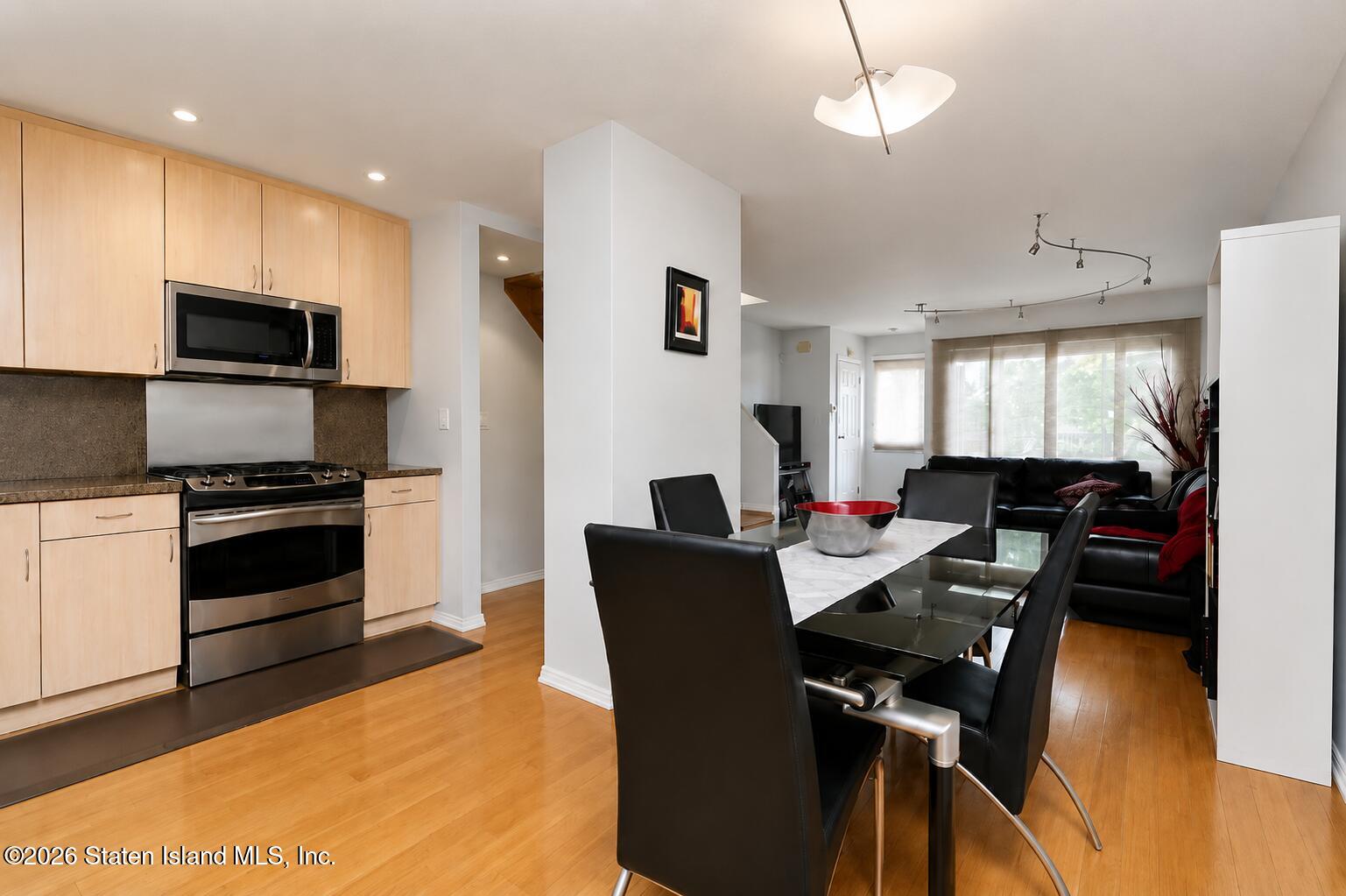 27 Sandy Lane, Staten Island, NY, 10307 image 8