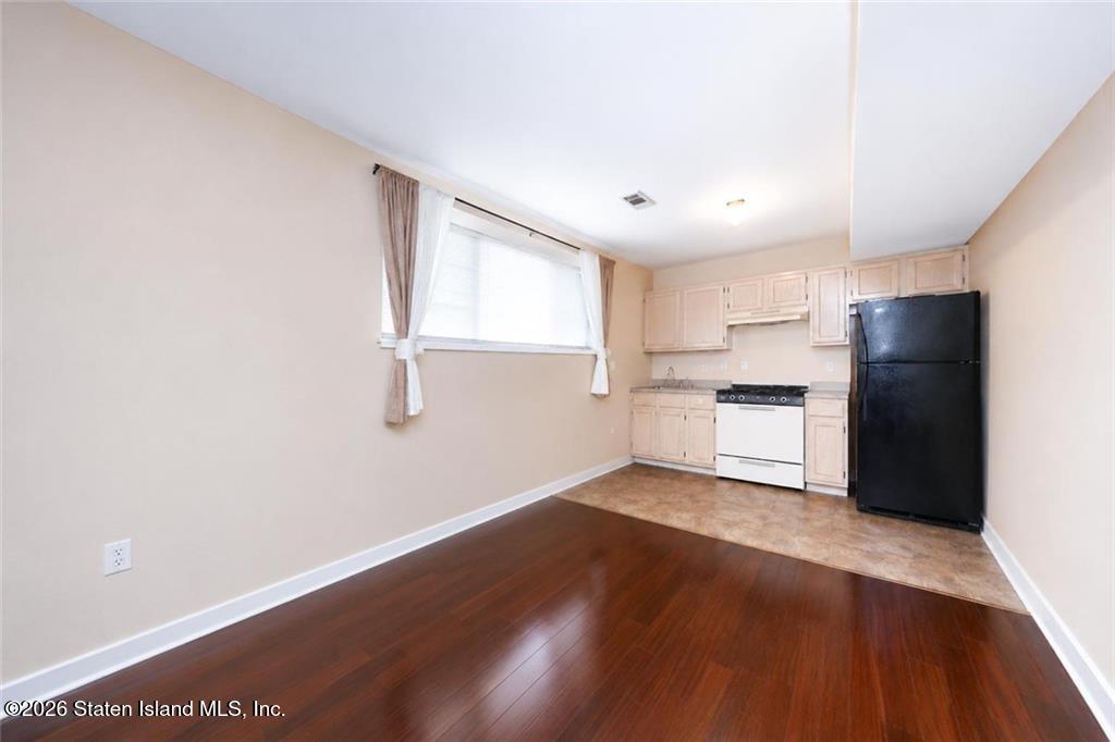 32 Franklin Place Image 5
