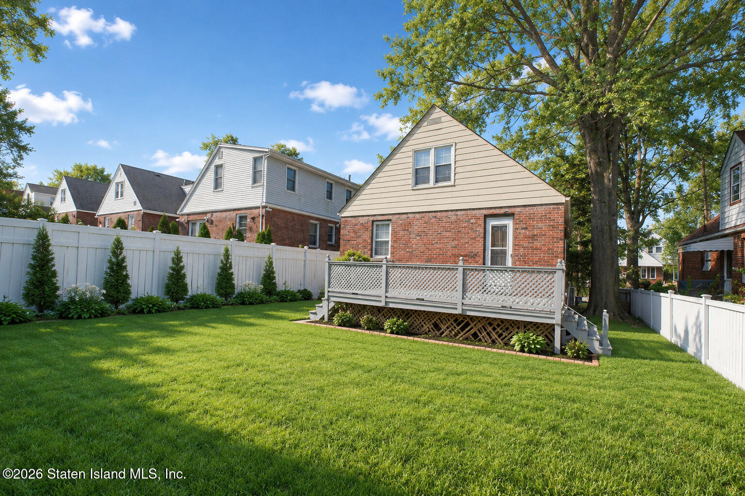 659 Davis Avenue Image 4