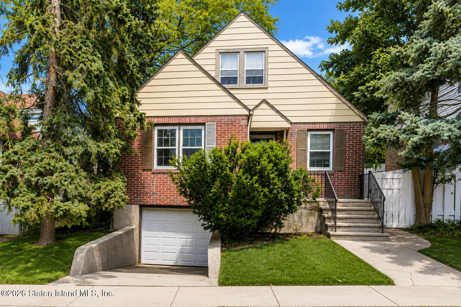 659 Davis Avenue Image 2