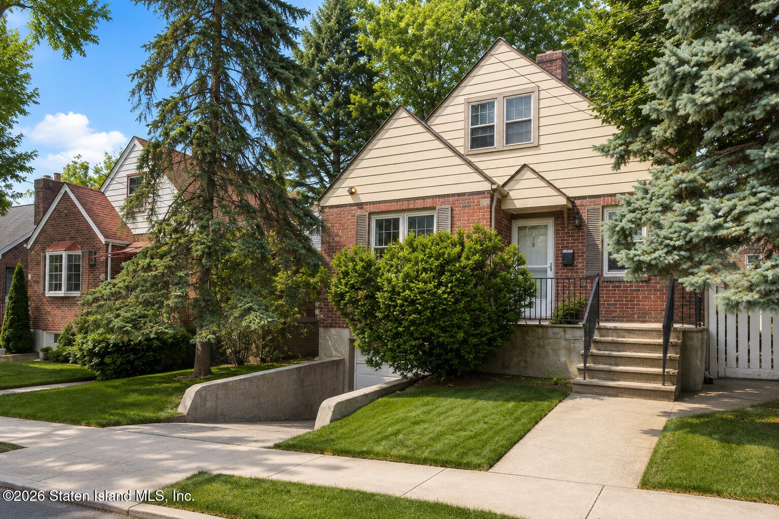 659 Davis Avenue Image 1