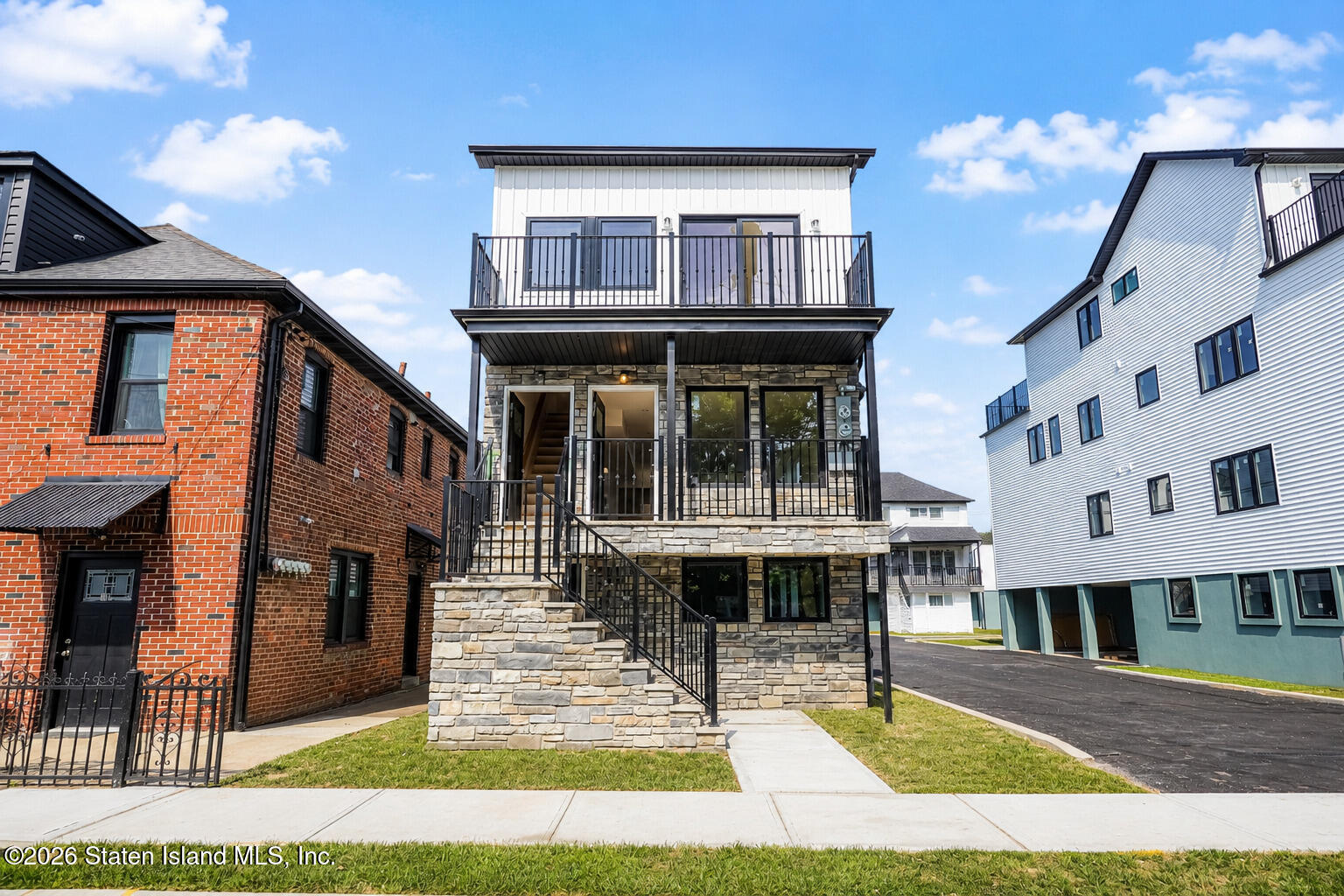 339 Mallory Avenue Image 1
