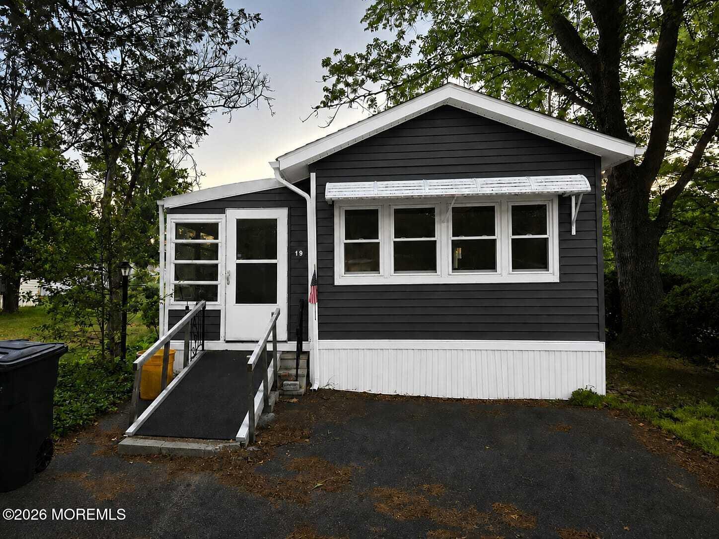 19 Summit Drive Image 1